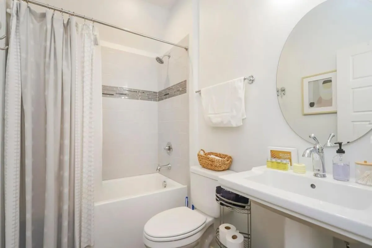 Stylish Home for 12 8th Ave South 6 Beds