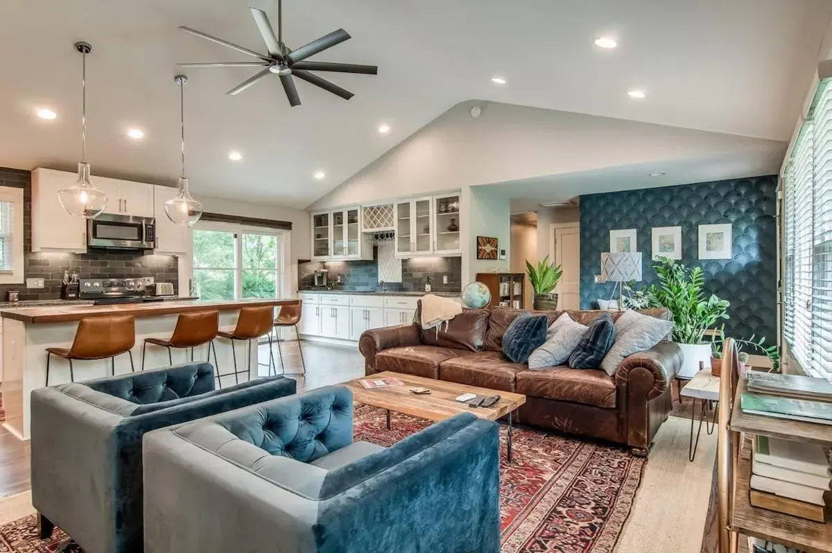 Spacious Modern Ranch 5 Miles to Downtown Spacious Modern Ranch 5 Miles to Downtown