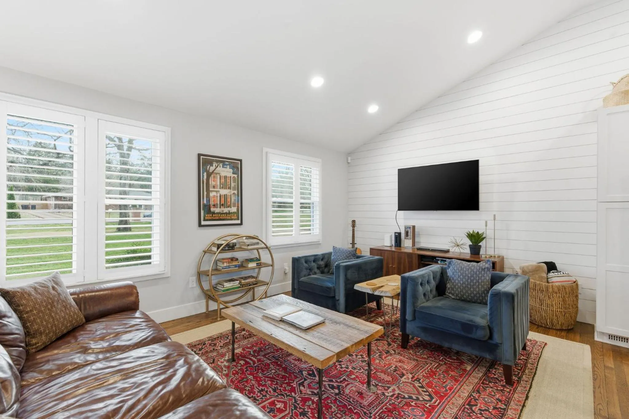 Spacious Modern Ranch 5 Miles to Downtown