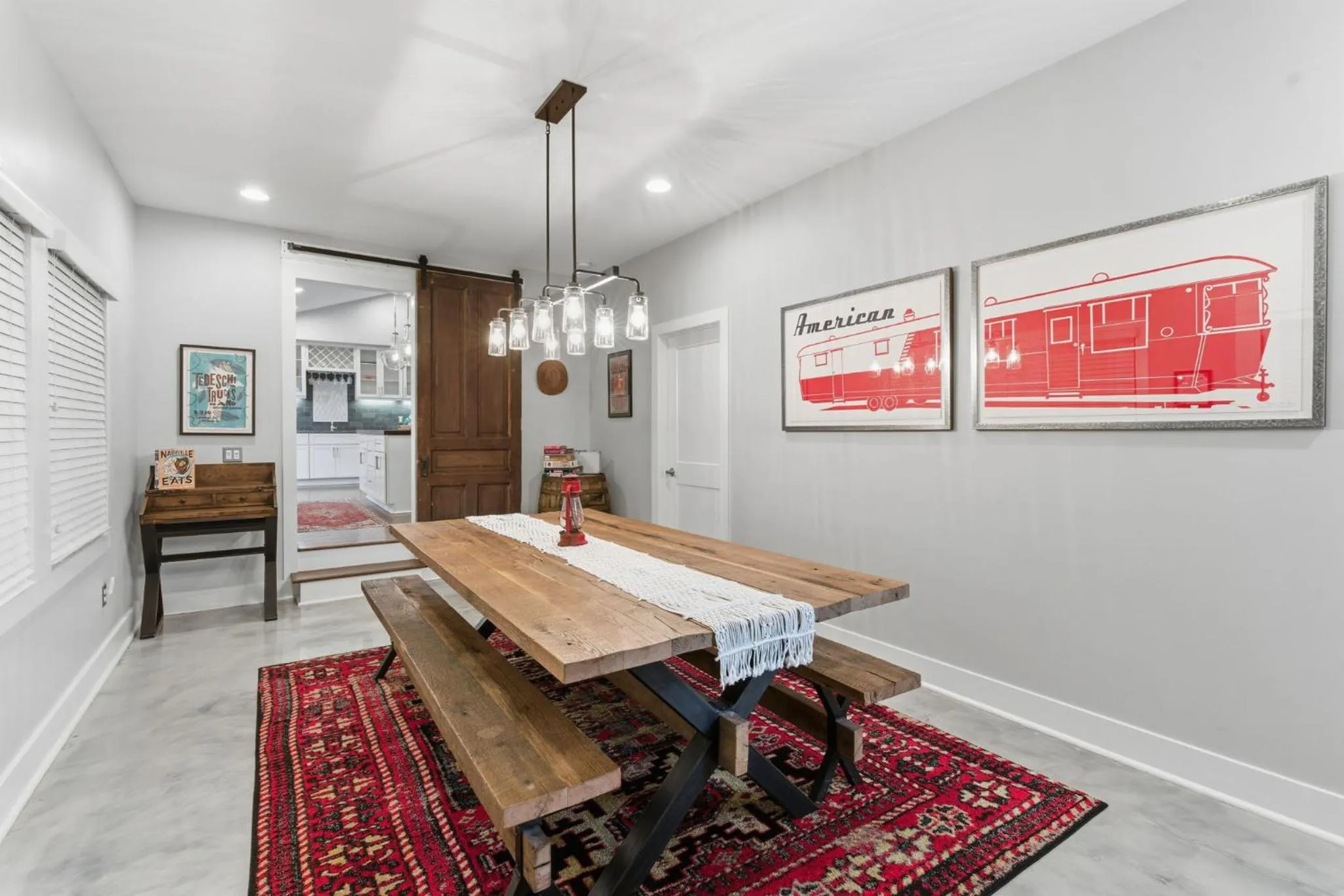 Spacious Modern Ranch 5 Miles to Downtown