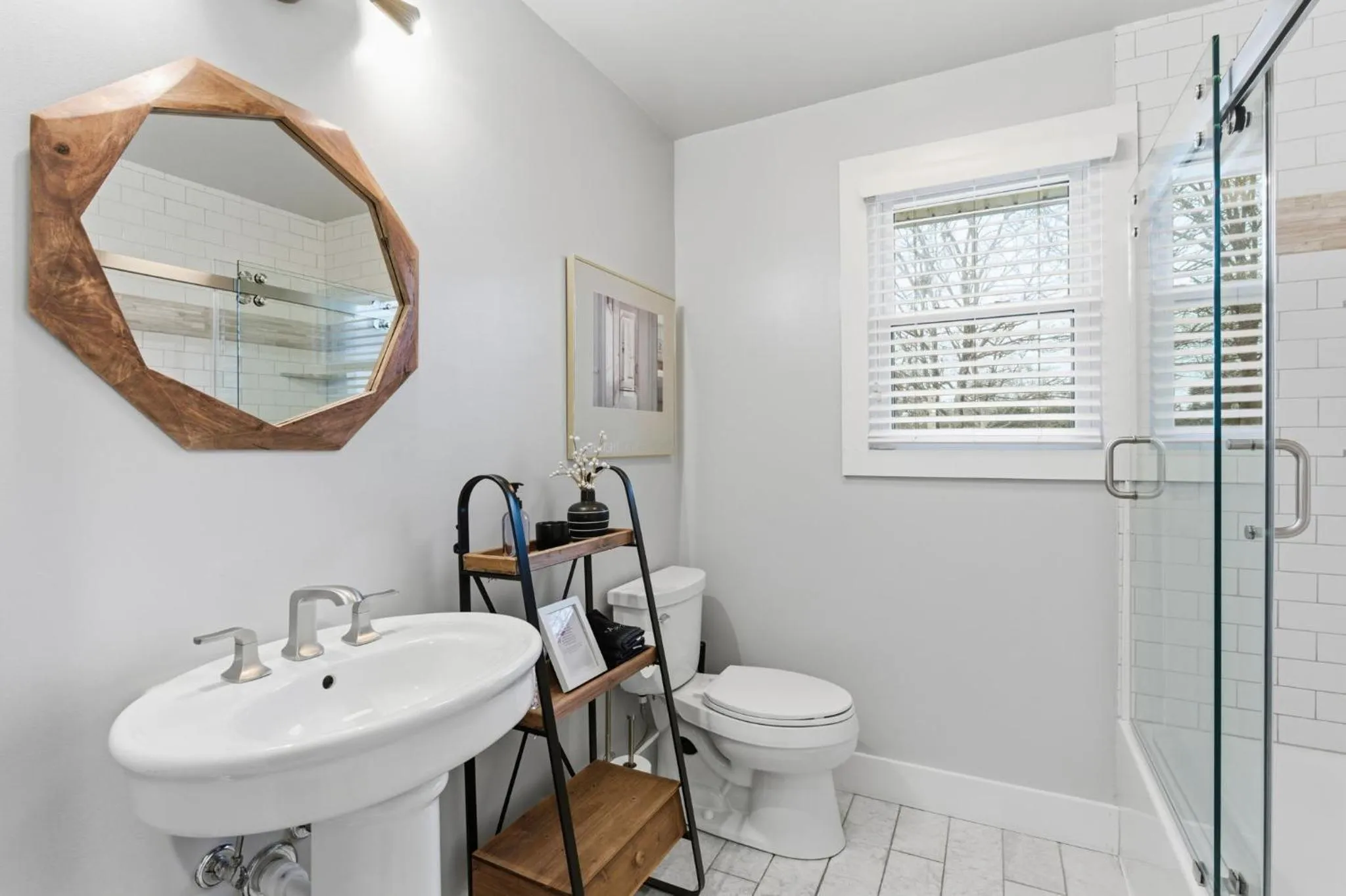 Spacious Modern Ranch 5 Miles to Downtown