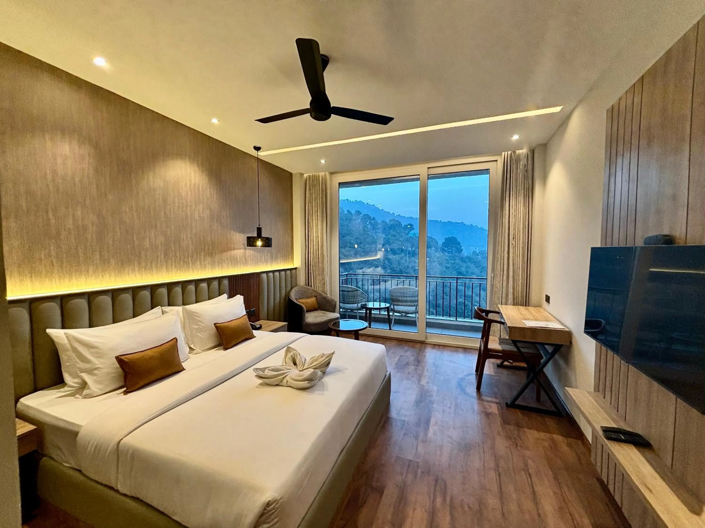 Bedroom, Bed in ARNISA Kasauli - A Boutique Hotel