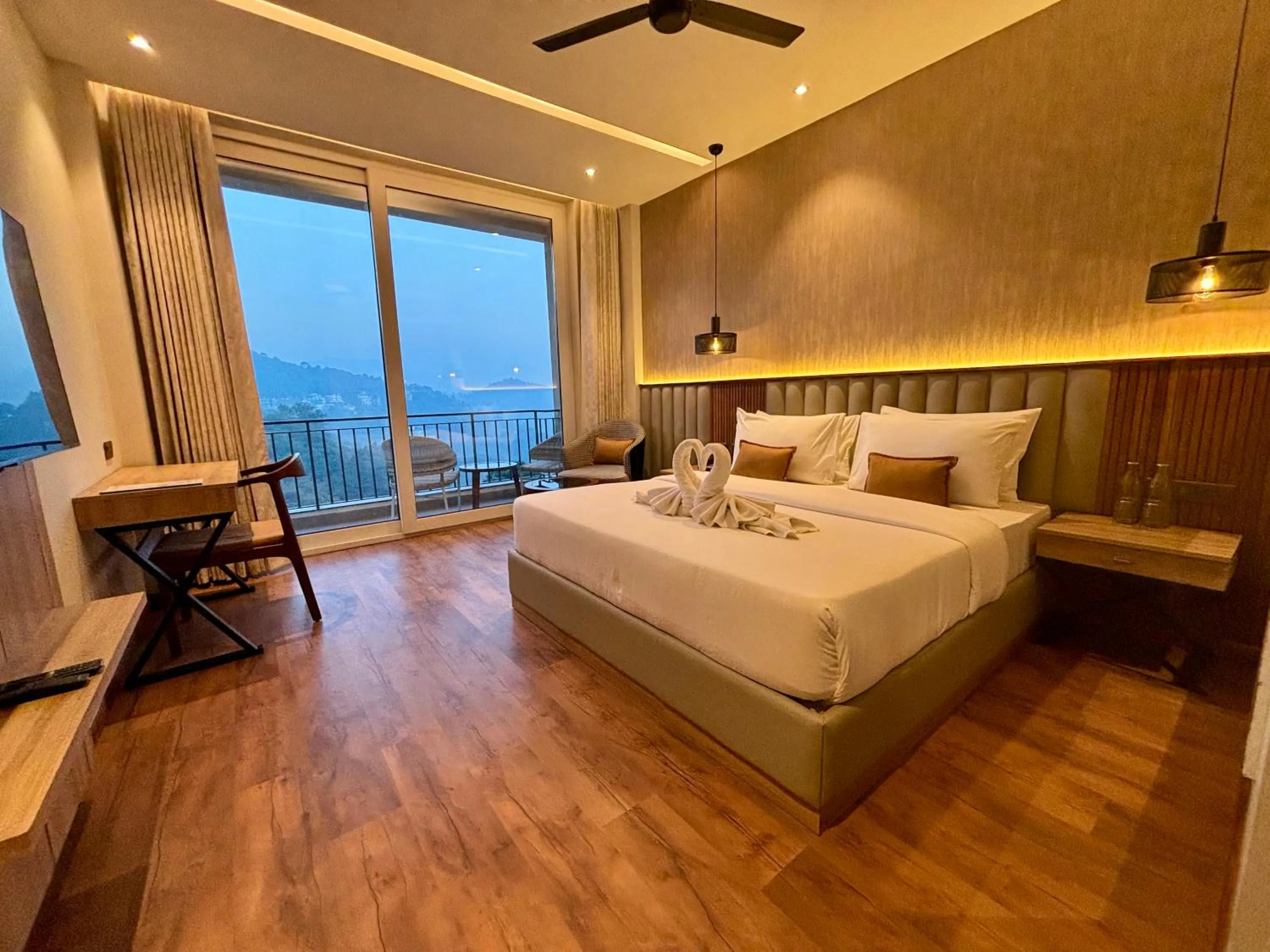 Bedroom, Bed in ARNISA Kasauli - A Boutique Hotel