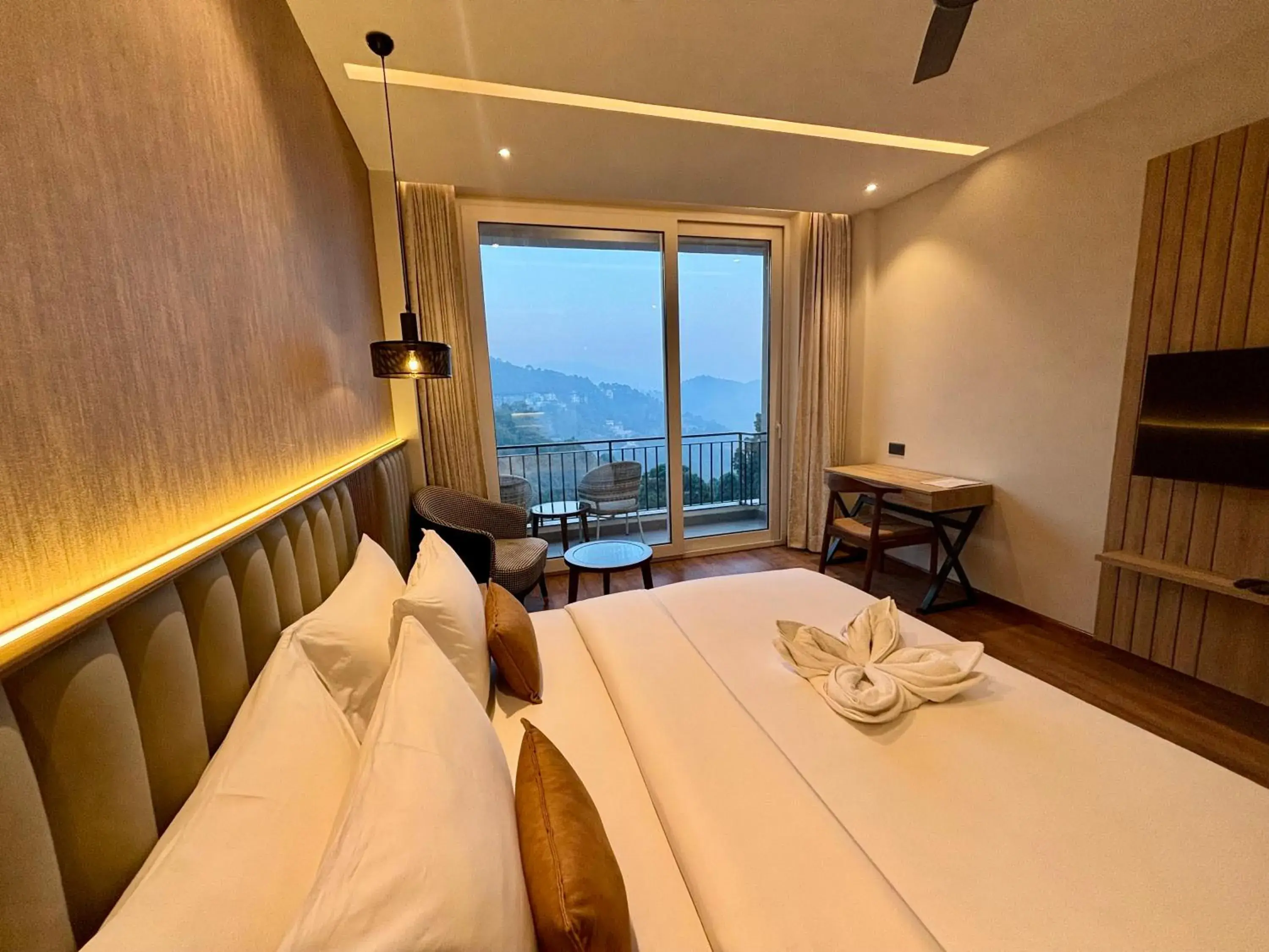 Bedroom, Bed in ARNISA Kasauli - A Boutique Hotel Bedroom, Bed in ARNISA Kasauli - A Boutique Hotel