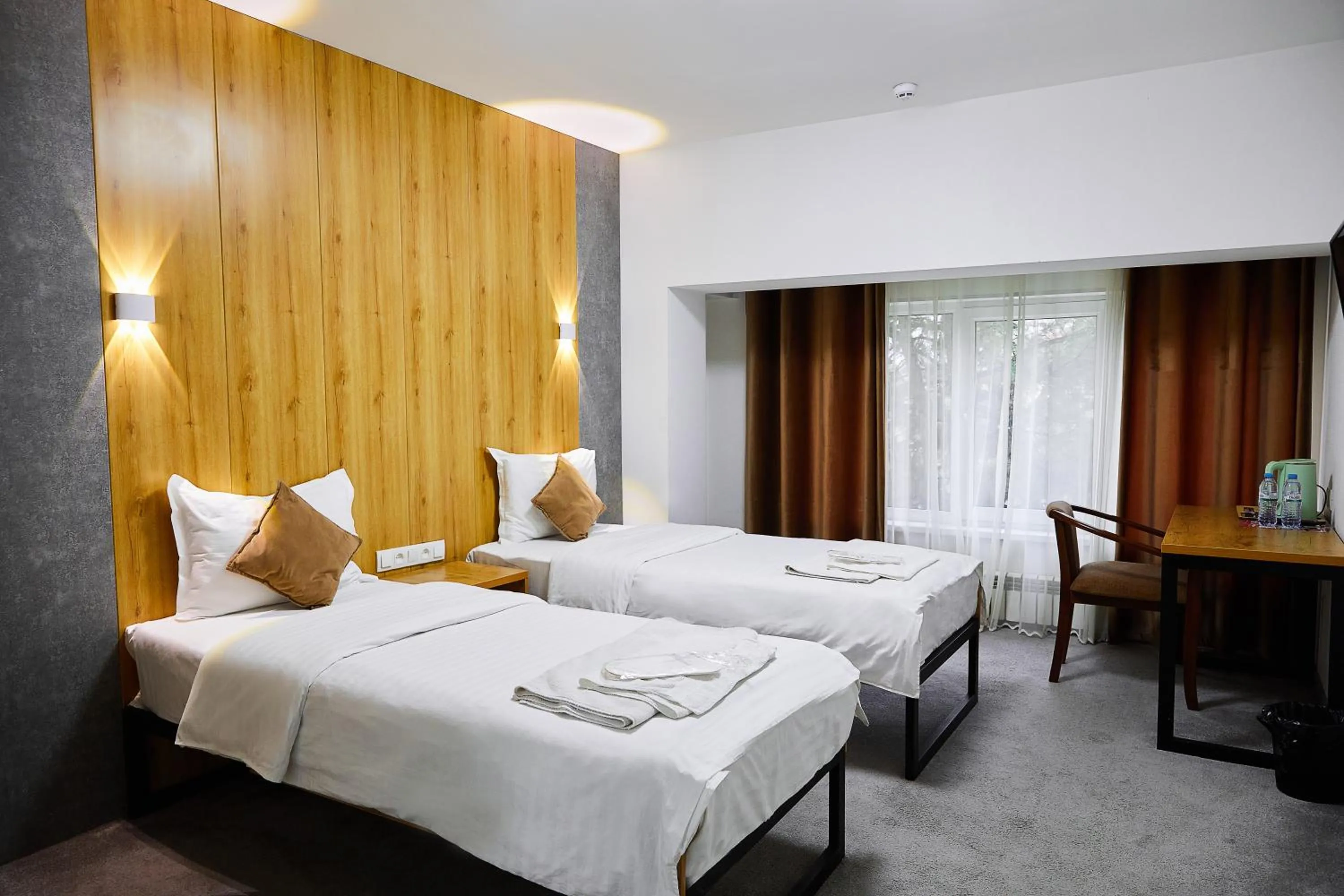 Photo of the whole room, Bed in Art Plaza Hotel