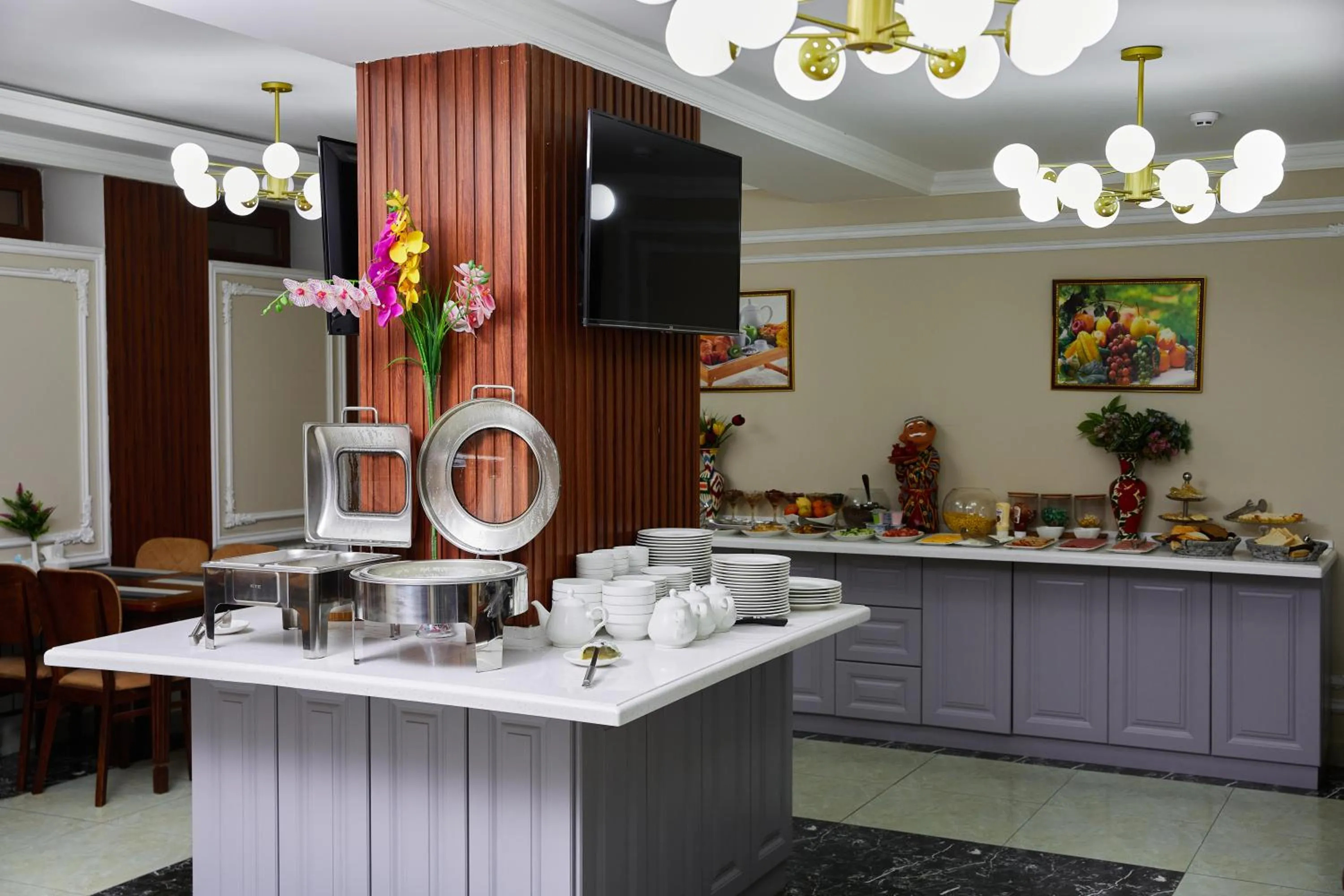 Buffet breakfast in Art Plaza Hotel