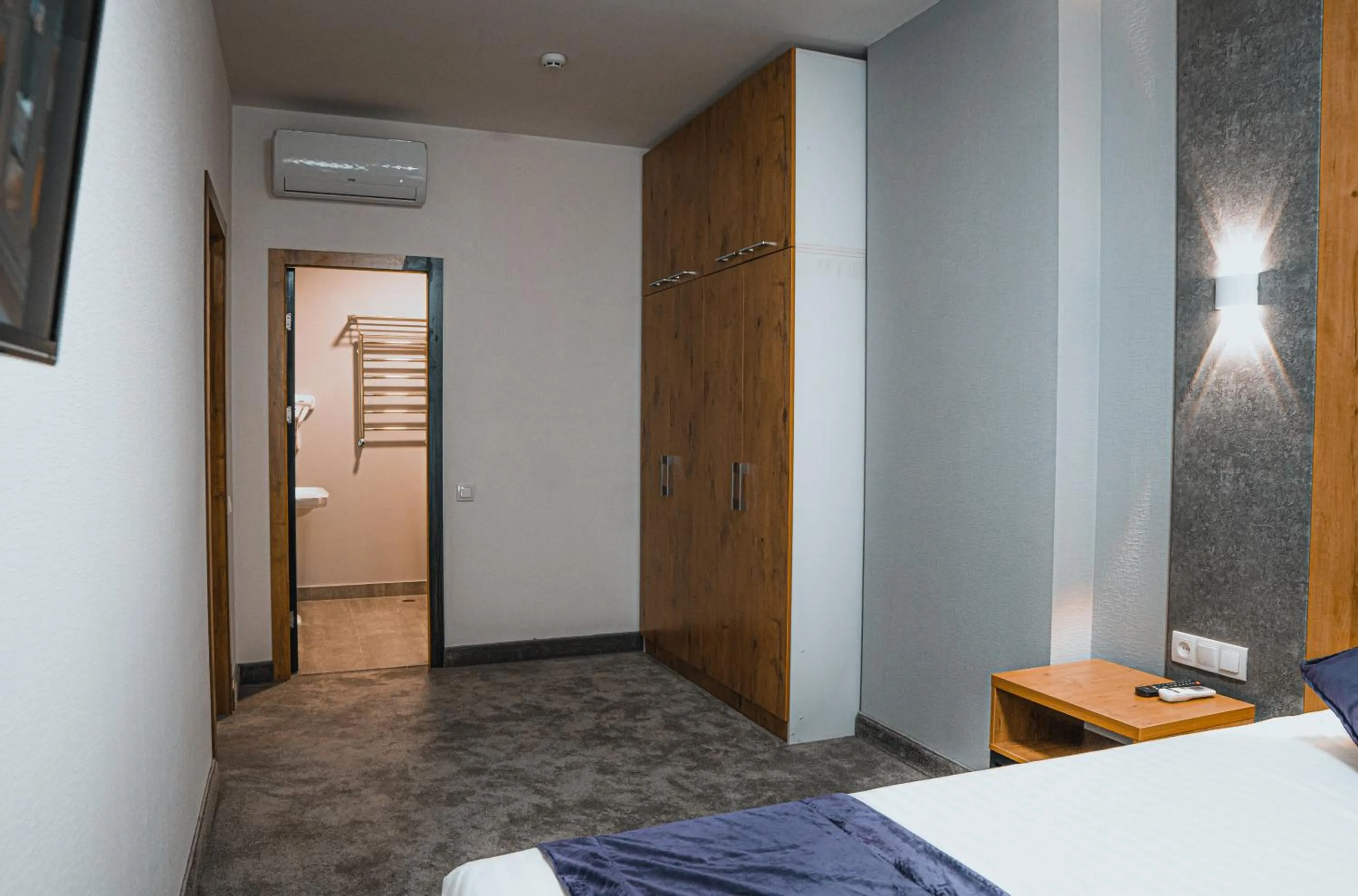 Photo of the whole room, Bed in Art Plaza Hotel