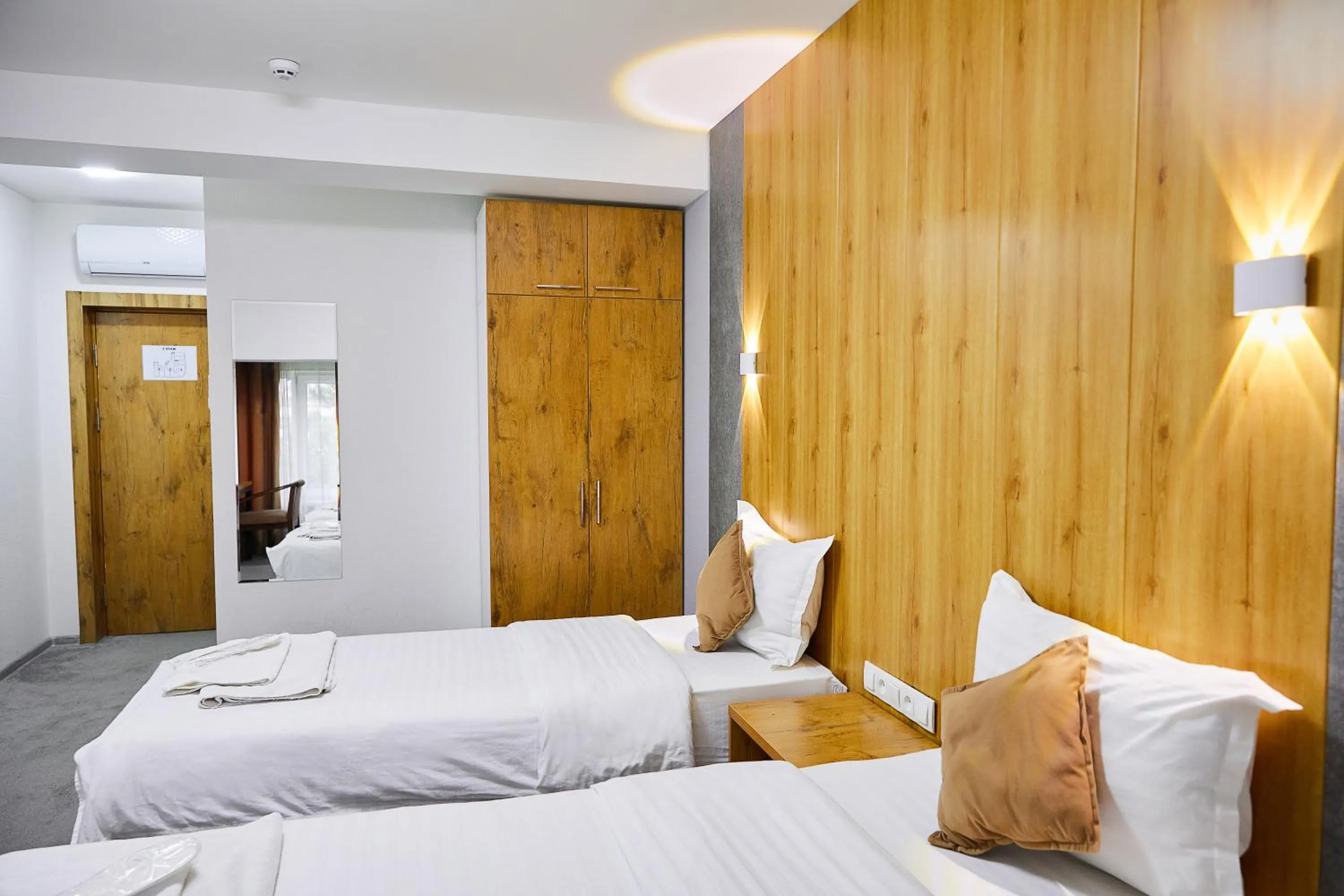 Photo of the whole room, Bed in Art Plaza Hotel