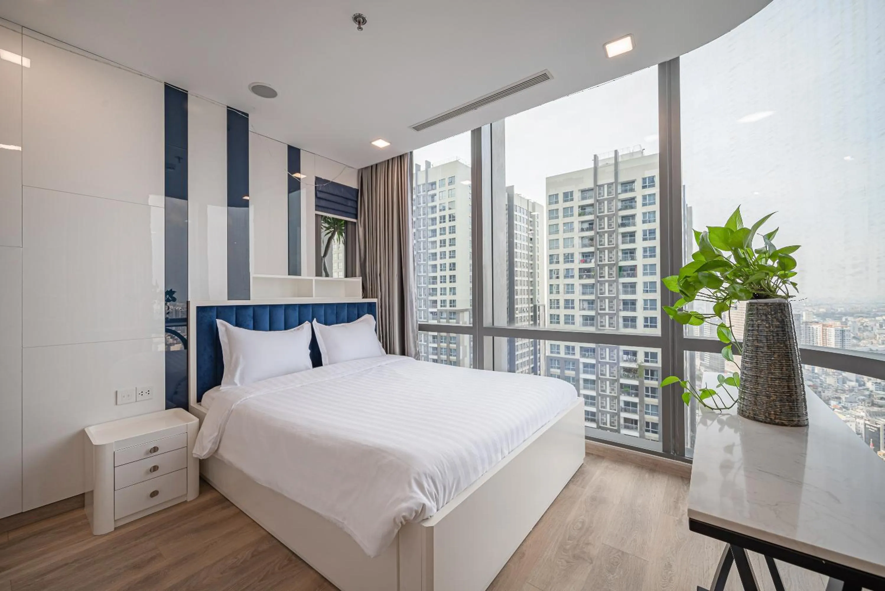 Bed in CeLaVie Serviced Apartment - The Vinhomes and Landmark