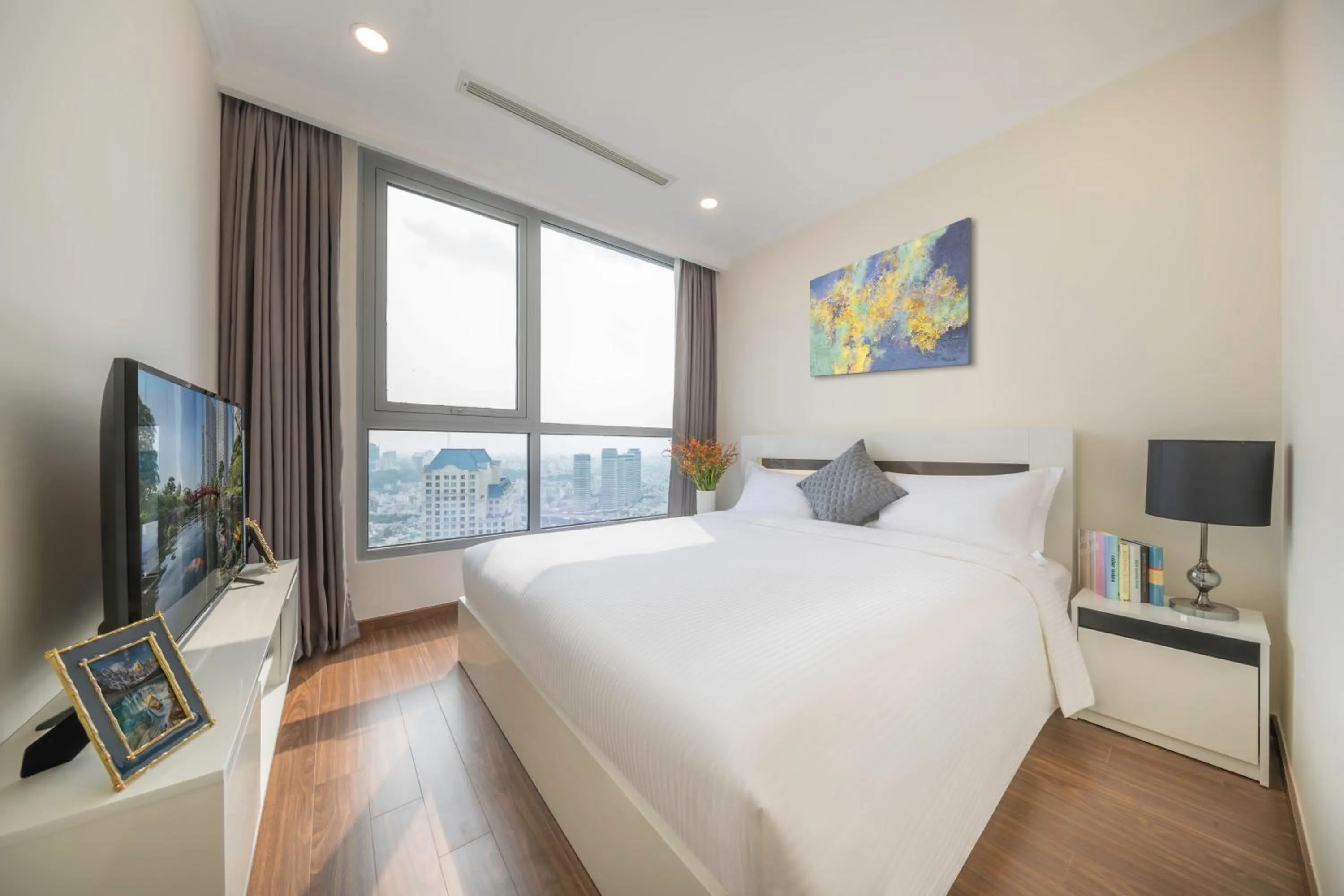Bed in CeLaVie Serviced Apartment - The Vinhomes and Landmark