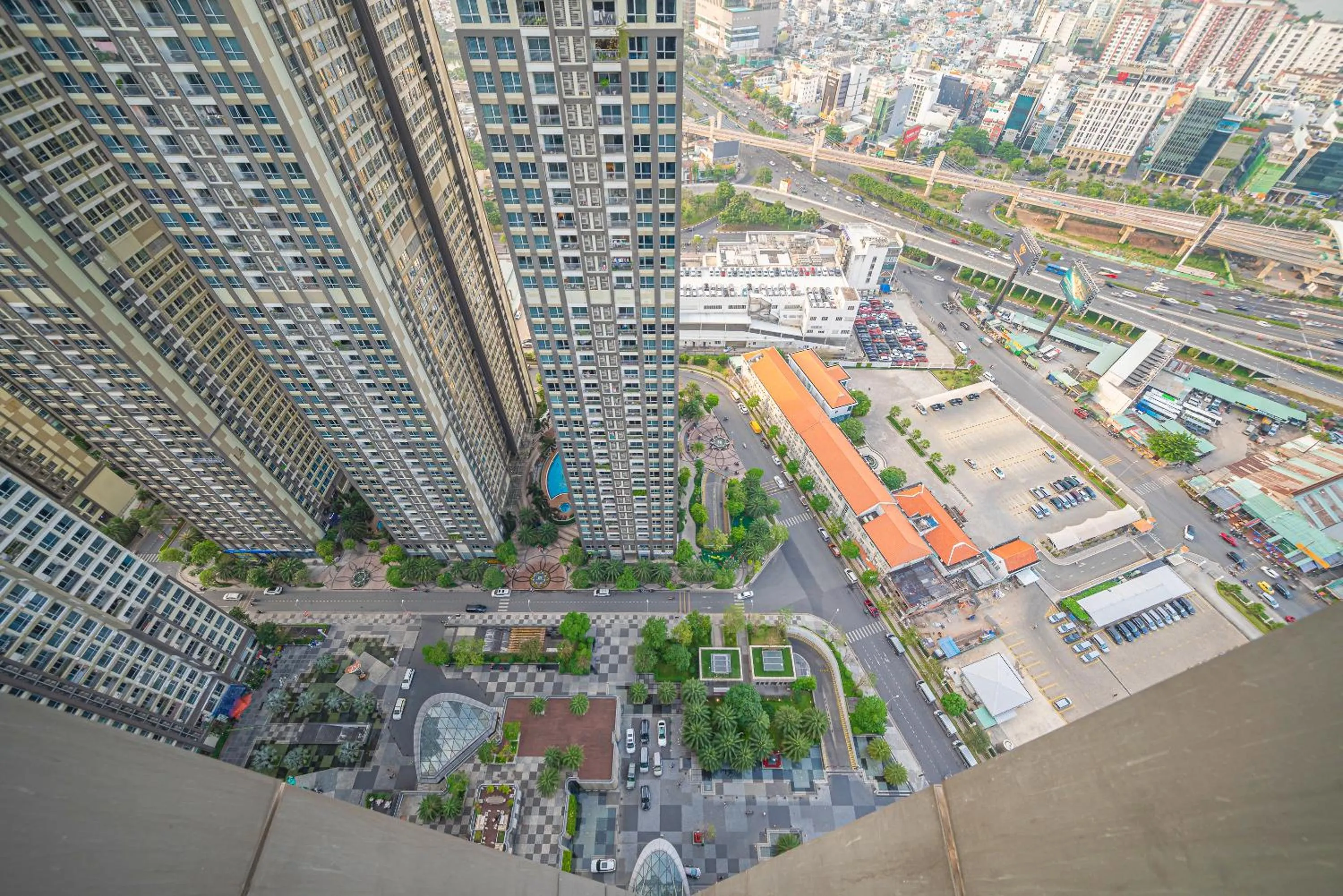 Day in CeLaVie Serviced Apartment - The Vinhomes and Landmark