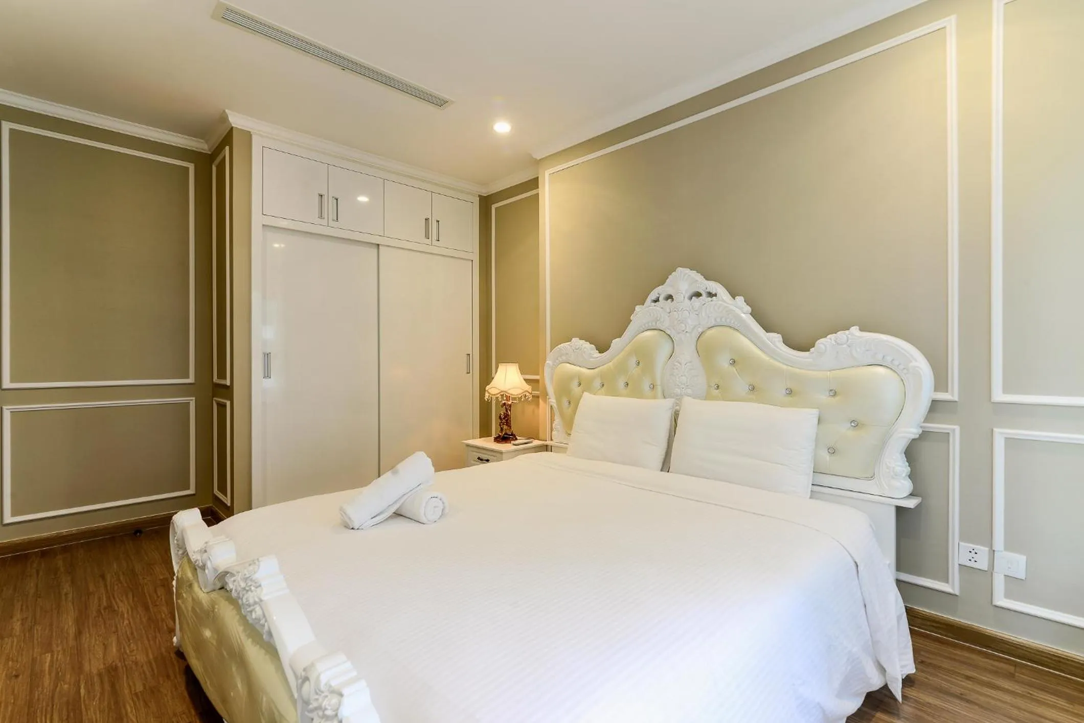 Bed in CeLaVie Serviced Apartment - The Vinhomes and Landmark