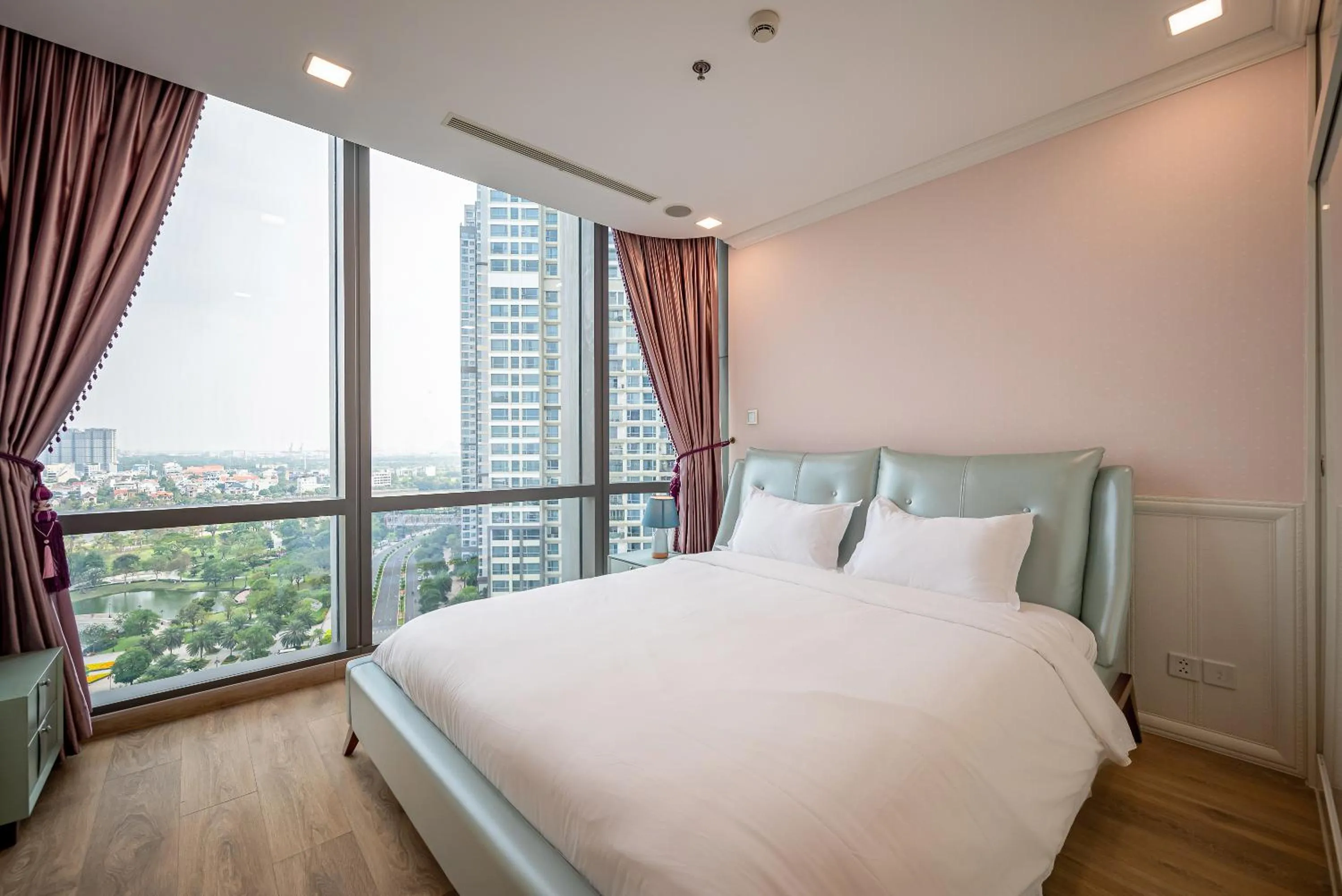 Bed in CeLaVie Serviced Apartment - The Vinhomes and Landmark