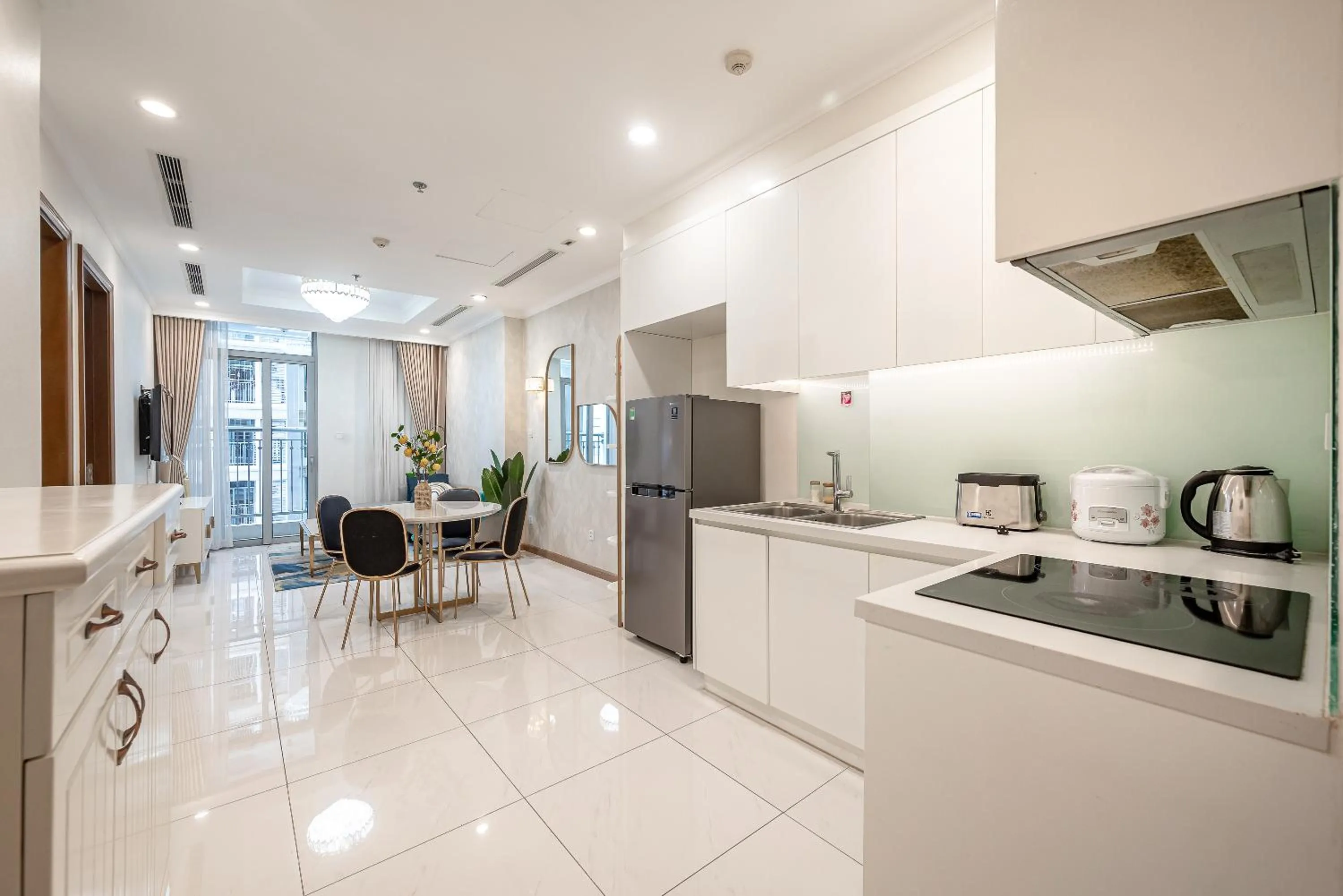 Kitchen or kitchenette in CeLaVie Serviced Apartment - The Vinhomes and Landmark