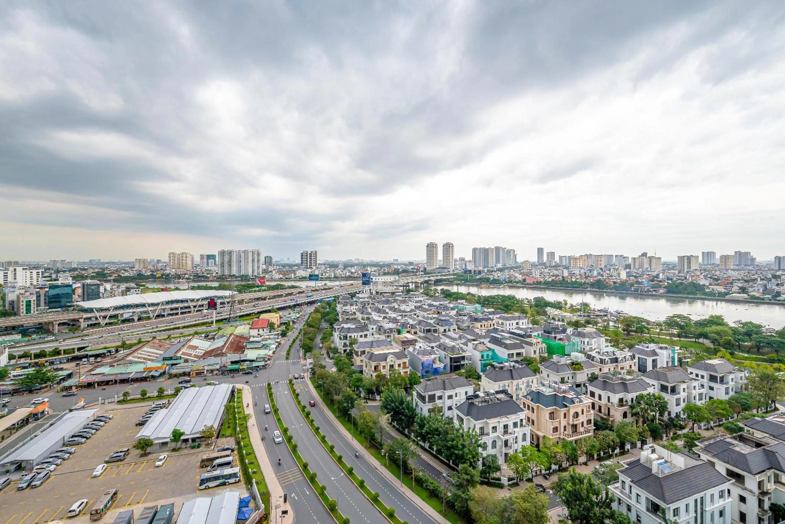 Property building in CeLaVie Serviced Apartment - The Vinhomes and Landmark