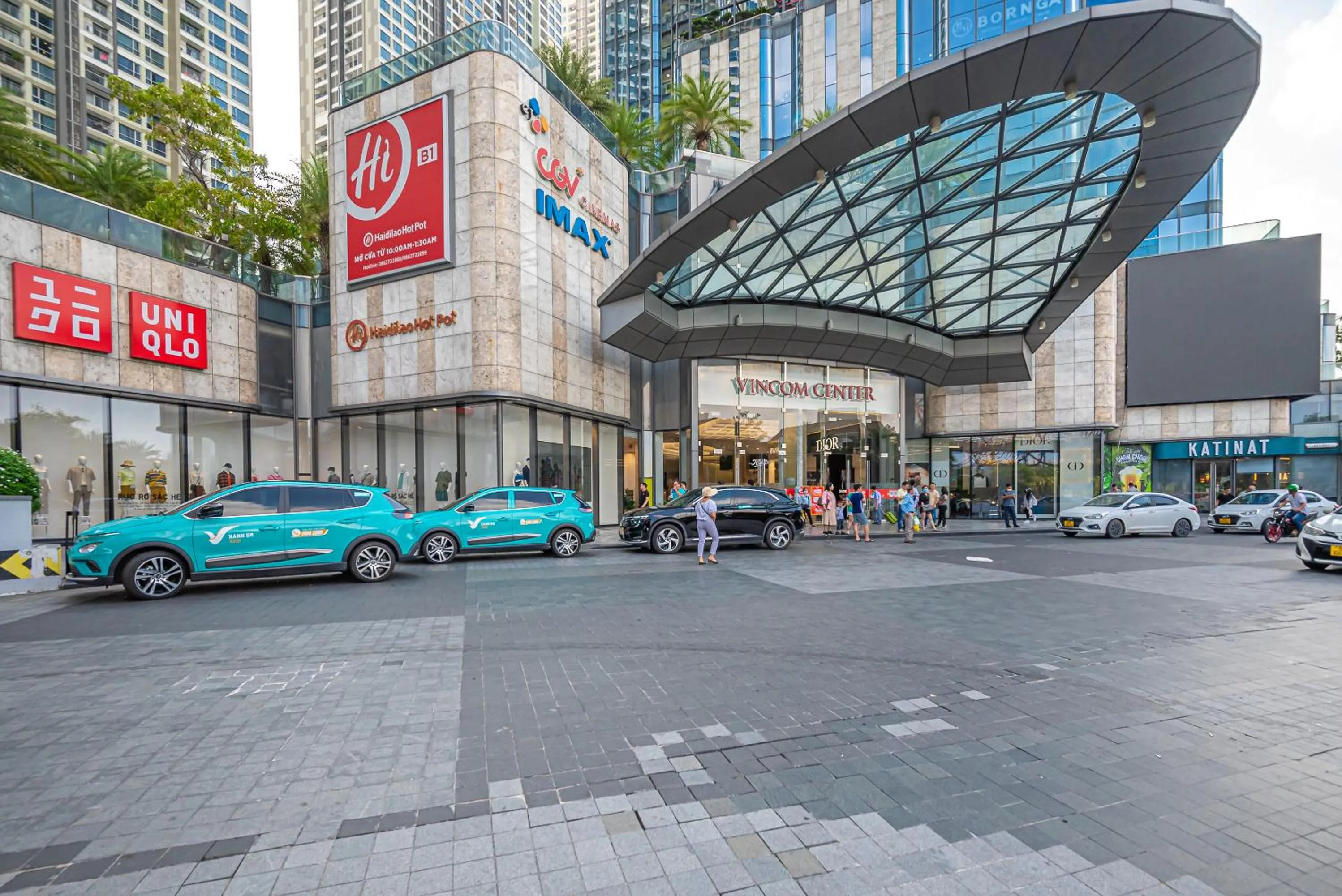 Property building in CeLaVie Serviced Apartment - The Vinhomes and Landmark