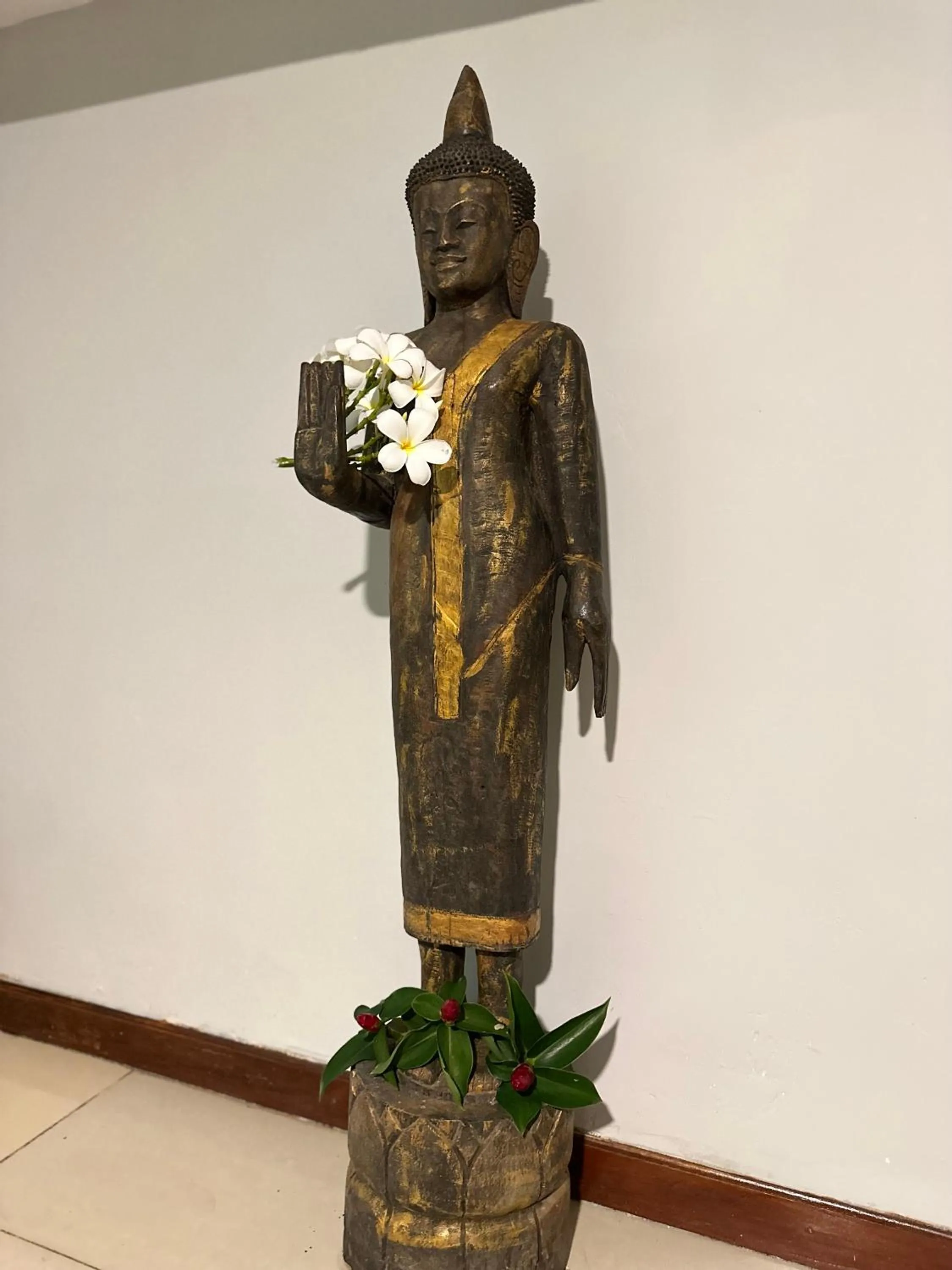 Decorative detail in Hawaii Lounge