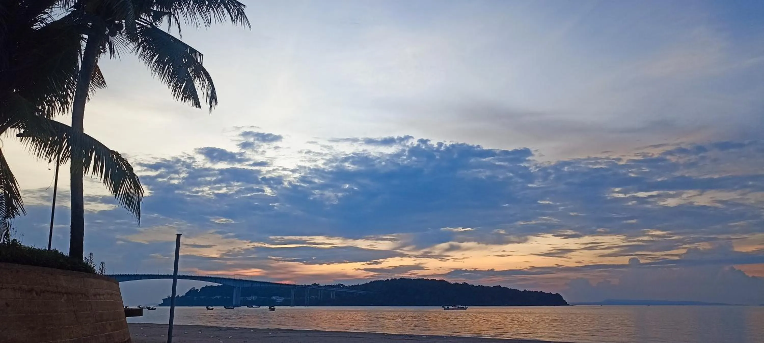 Beach in Hawaii Lounge