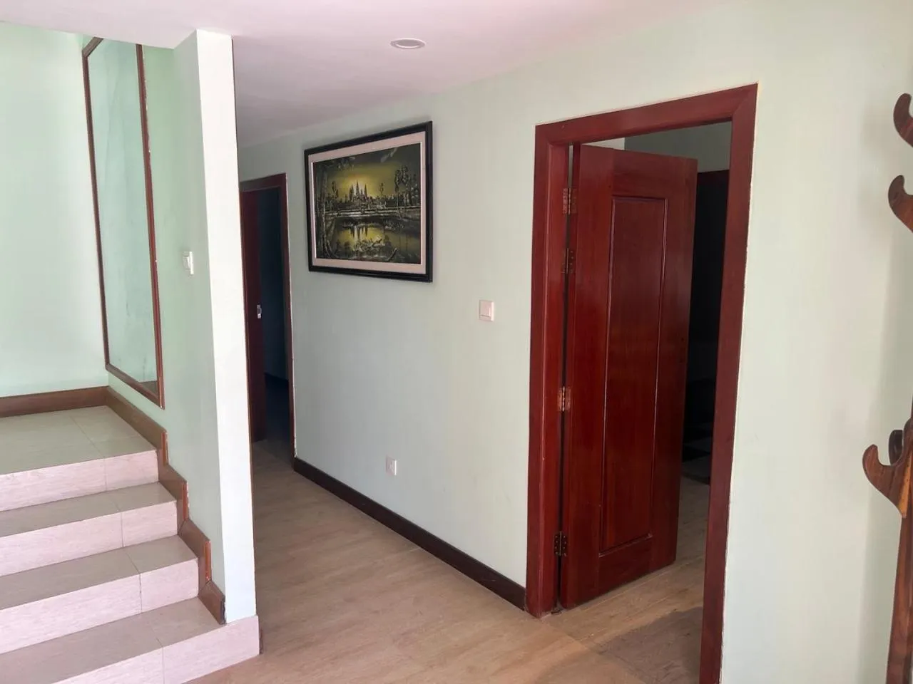 Decorative detail in Hawaii Lounge