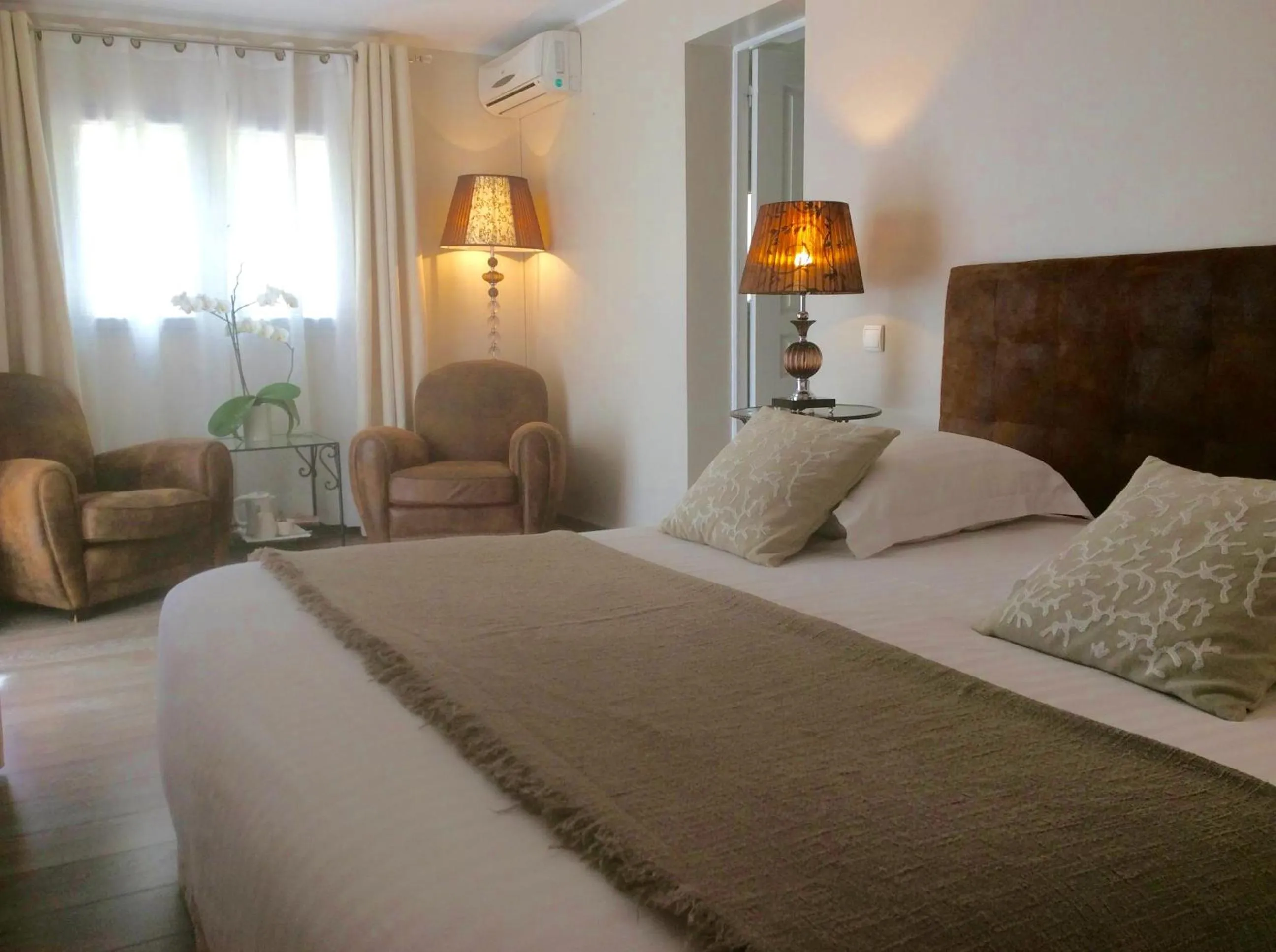 Day, Bed in Villa Kilauea B&B