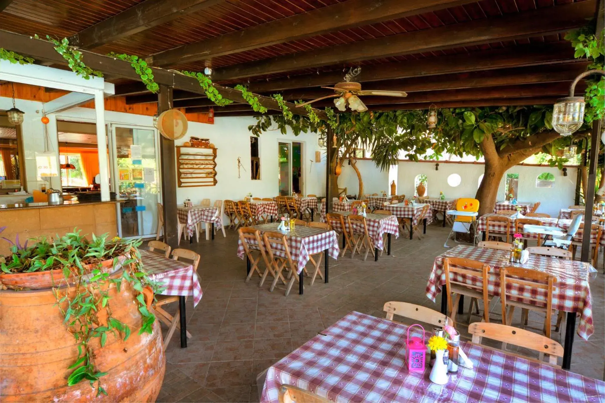 Restaurant/places to eat in Kassandra Hotel Restaurant/places to eat in Kassandra Hotel
