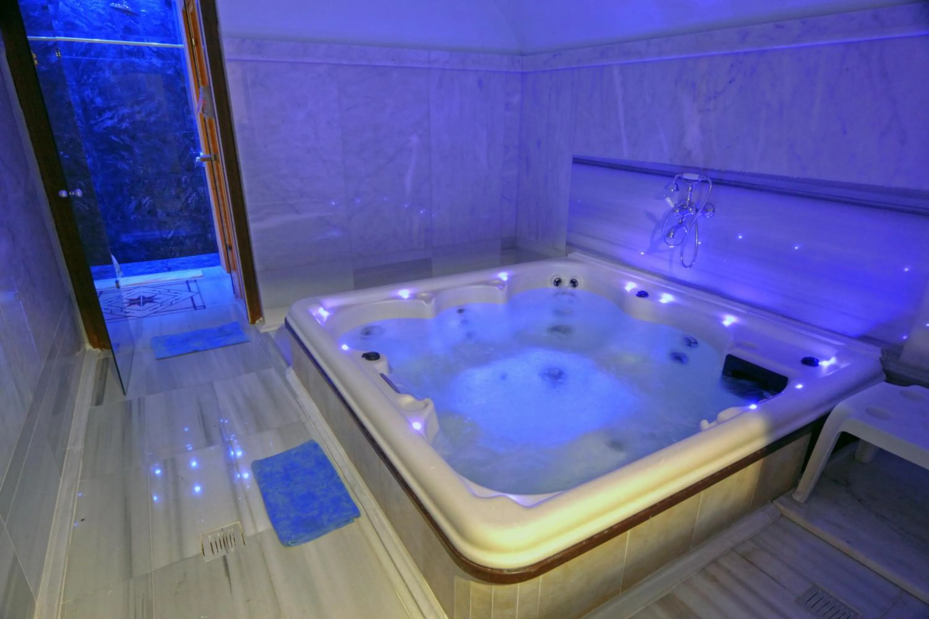 Hot Tub in Kassandra Hotel