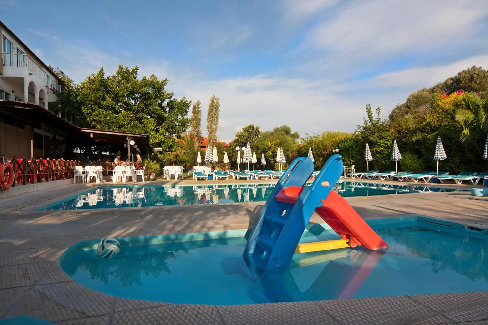 Swimming pool in Kassandra Hotel Swimming pool in Kassandra Hotel