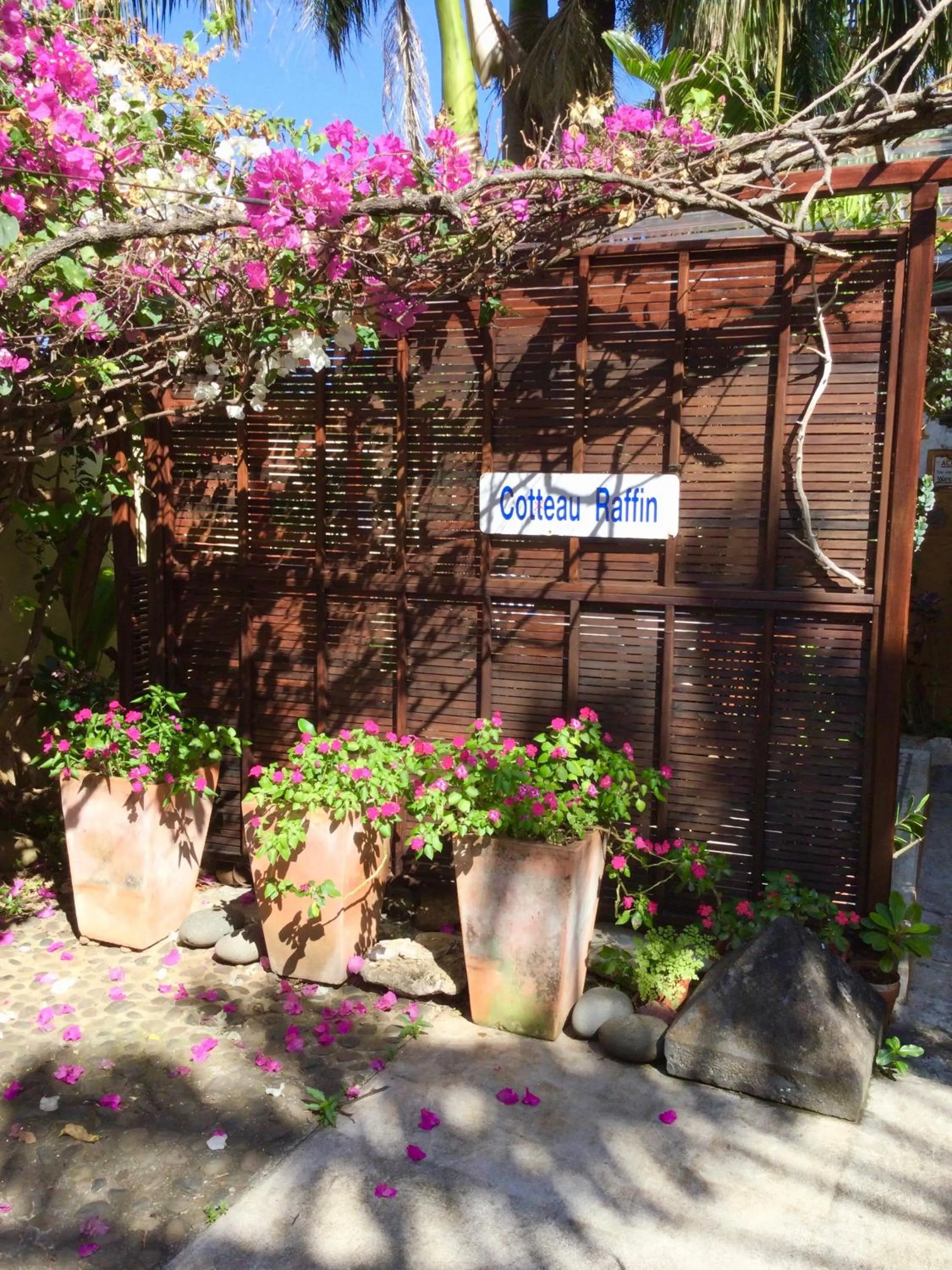 Facade/entrance in La Reine Creole