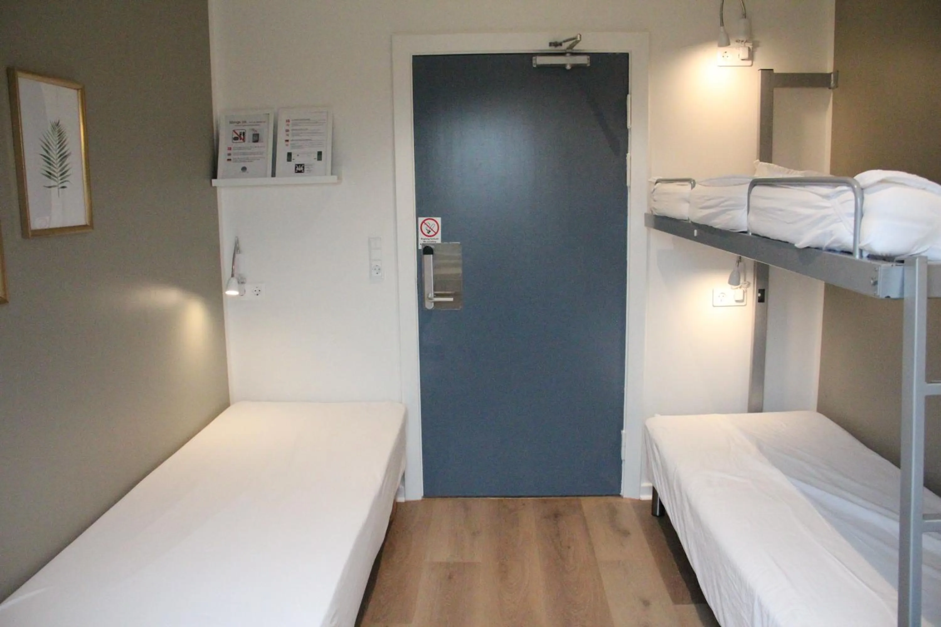 Bedroom, Bed in Kragsbjerggaard Vandrerhjem