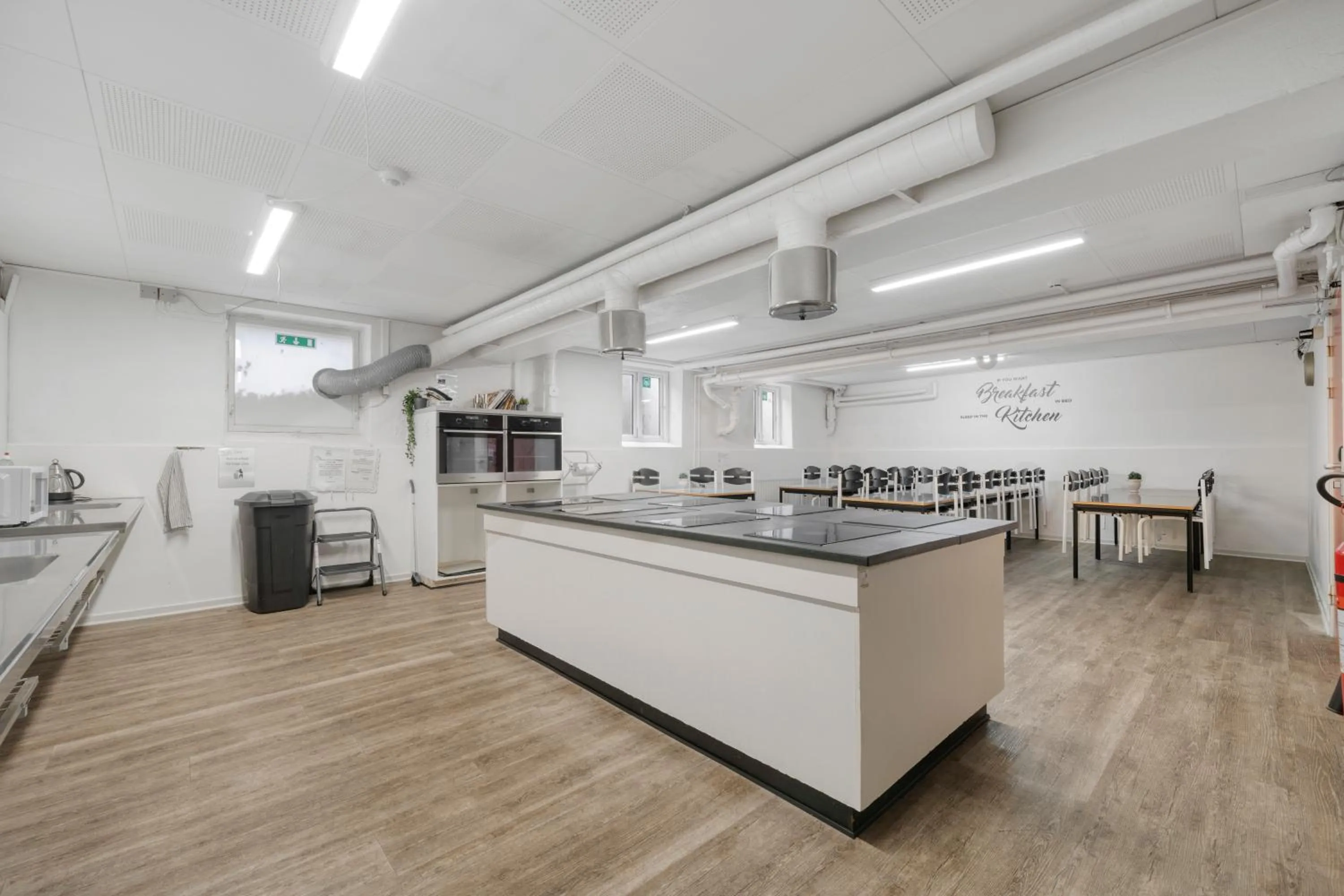 Communal kitchen in Kragsbjerggaard Vandrerhjem