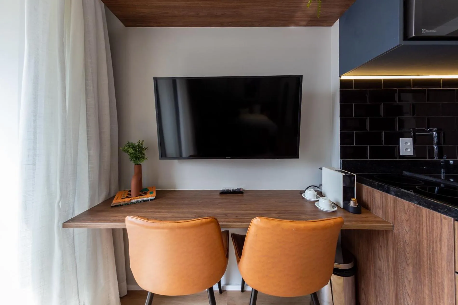 Day in House of Charlie Paraiso