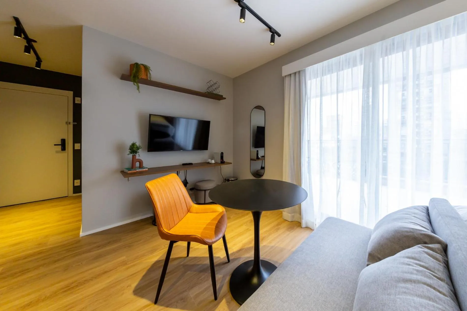 Day in House of Charlie Paraiso