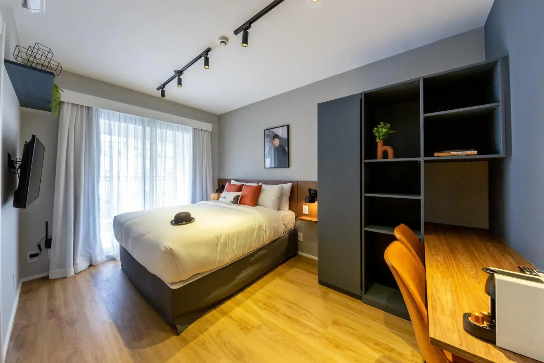 House of Charlie Paraiso House of Charlie Paraiso