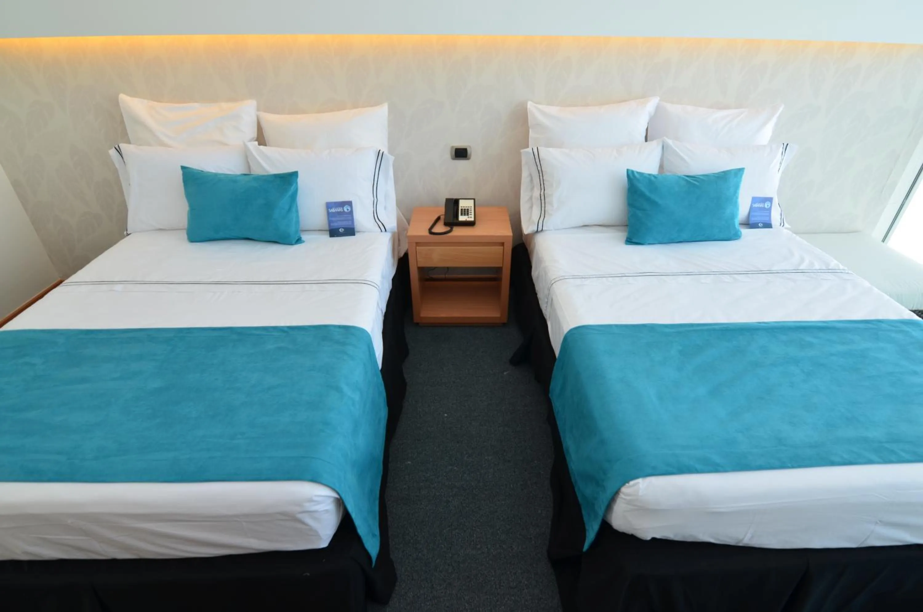 Photo of the whole room in Hotel Enjoy San Antonio