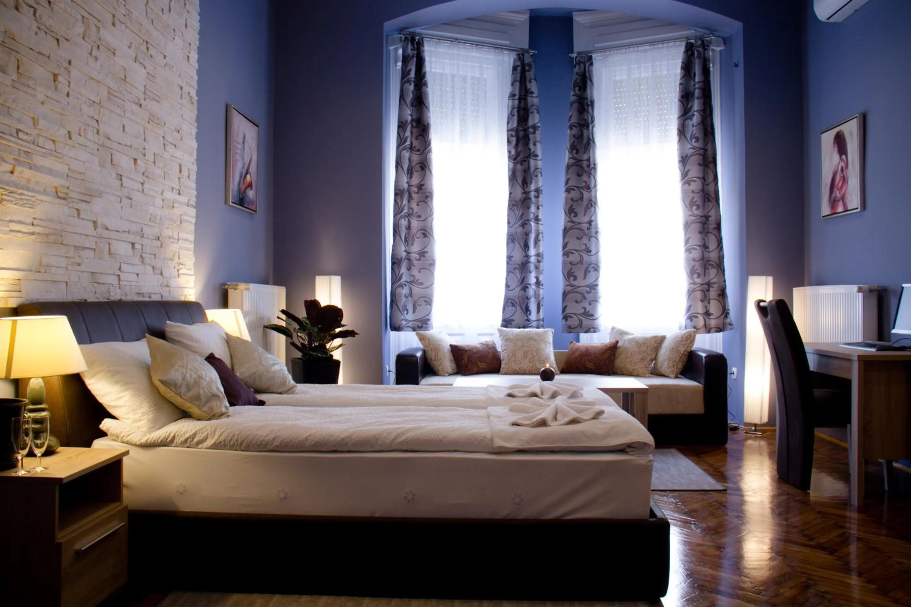 Suite in La Pergola & Prestige Panzió