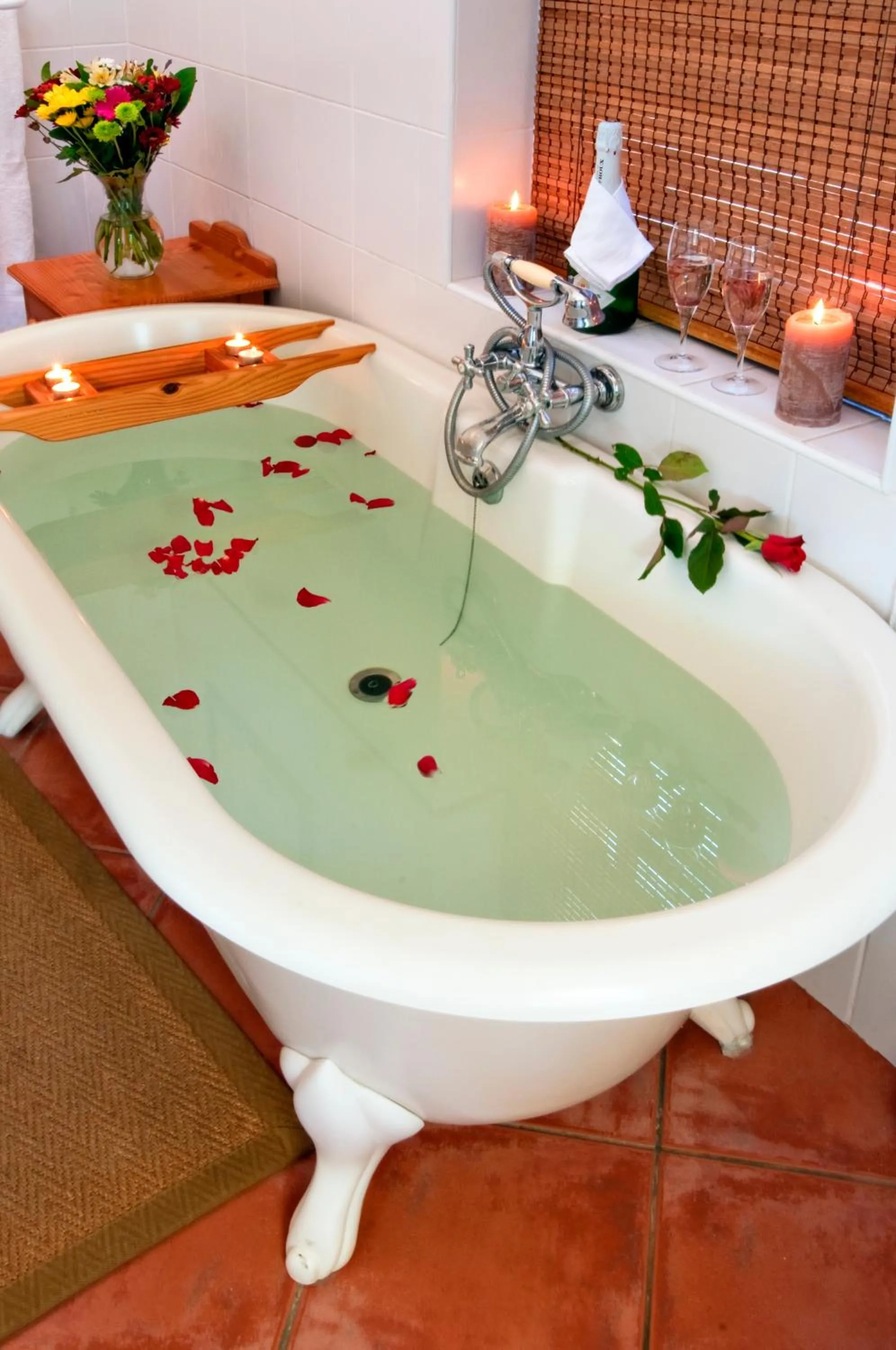 Bath in Ongegund Lodge