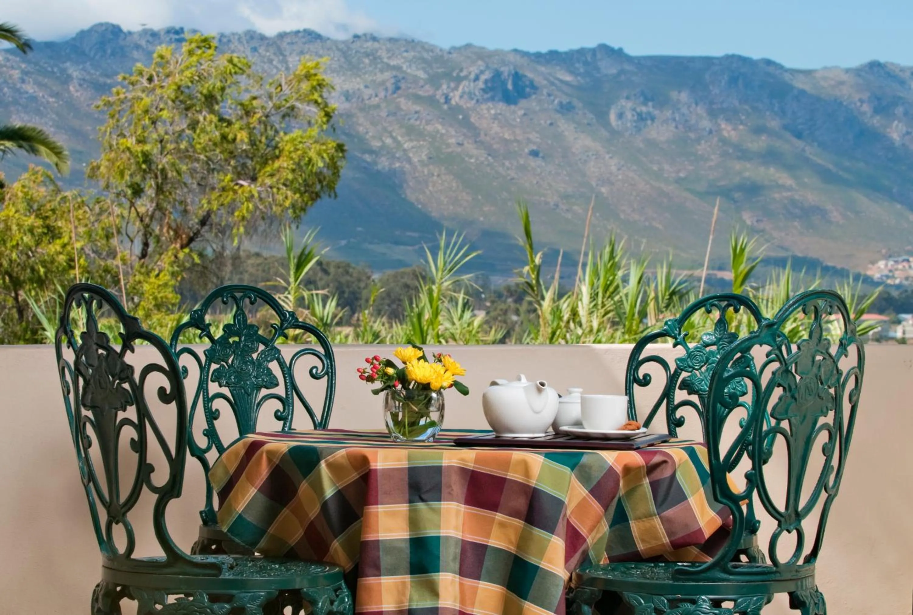 Buffet breakfast in Ongegund Lodge