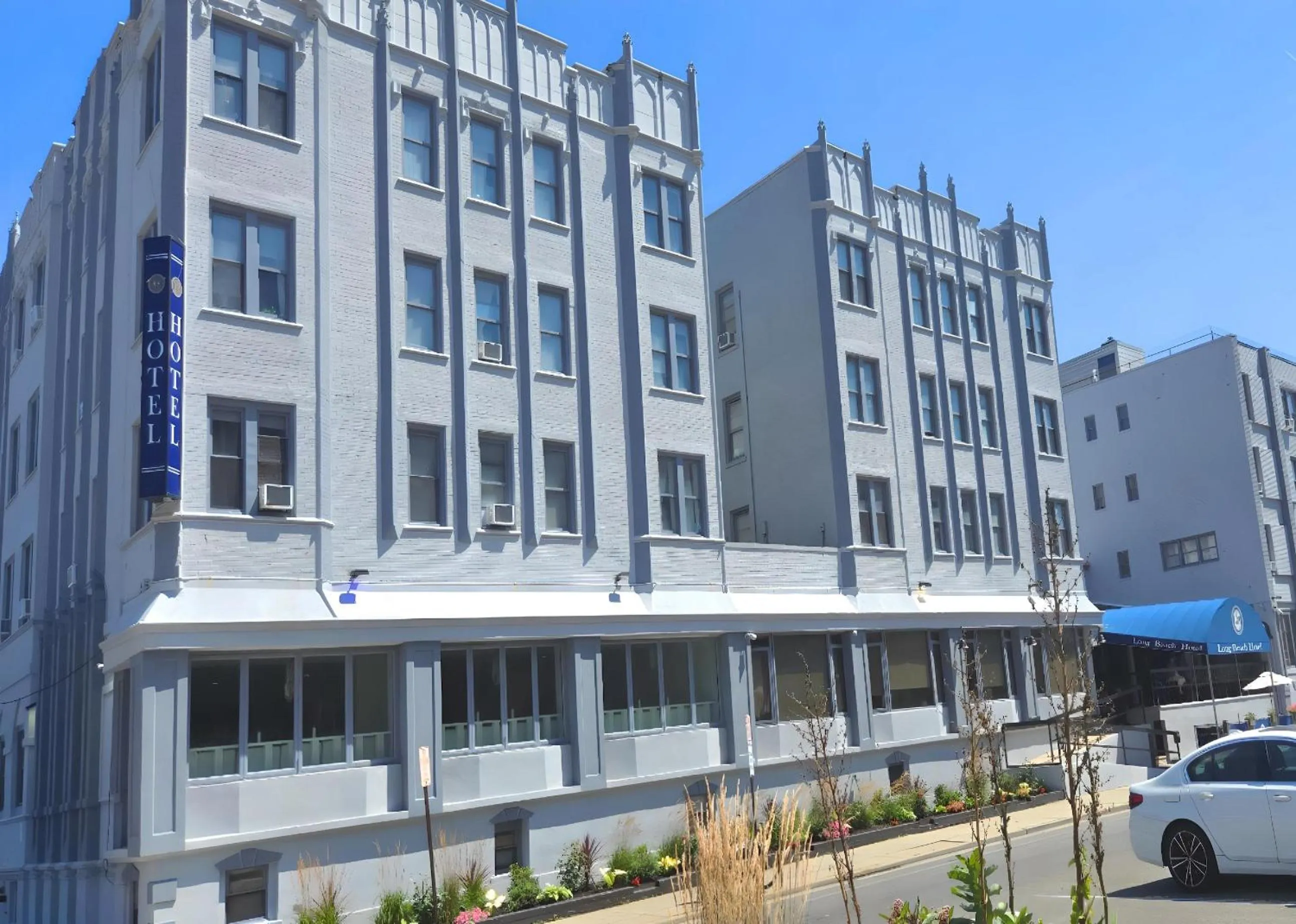 Property building in Long Beach Hotel