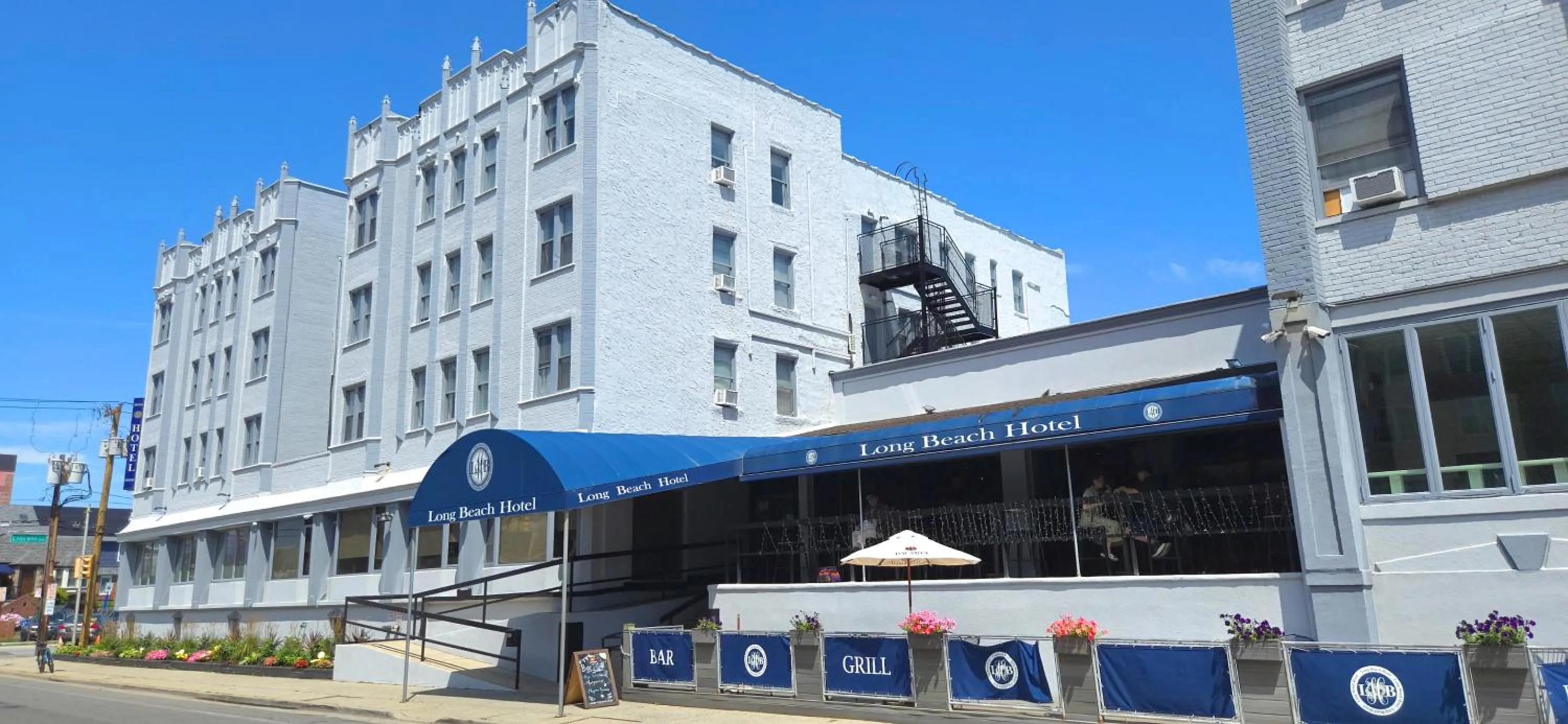 Property building in Long Beach Hotel