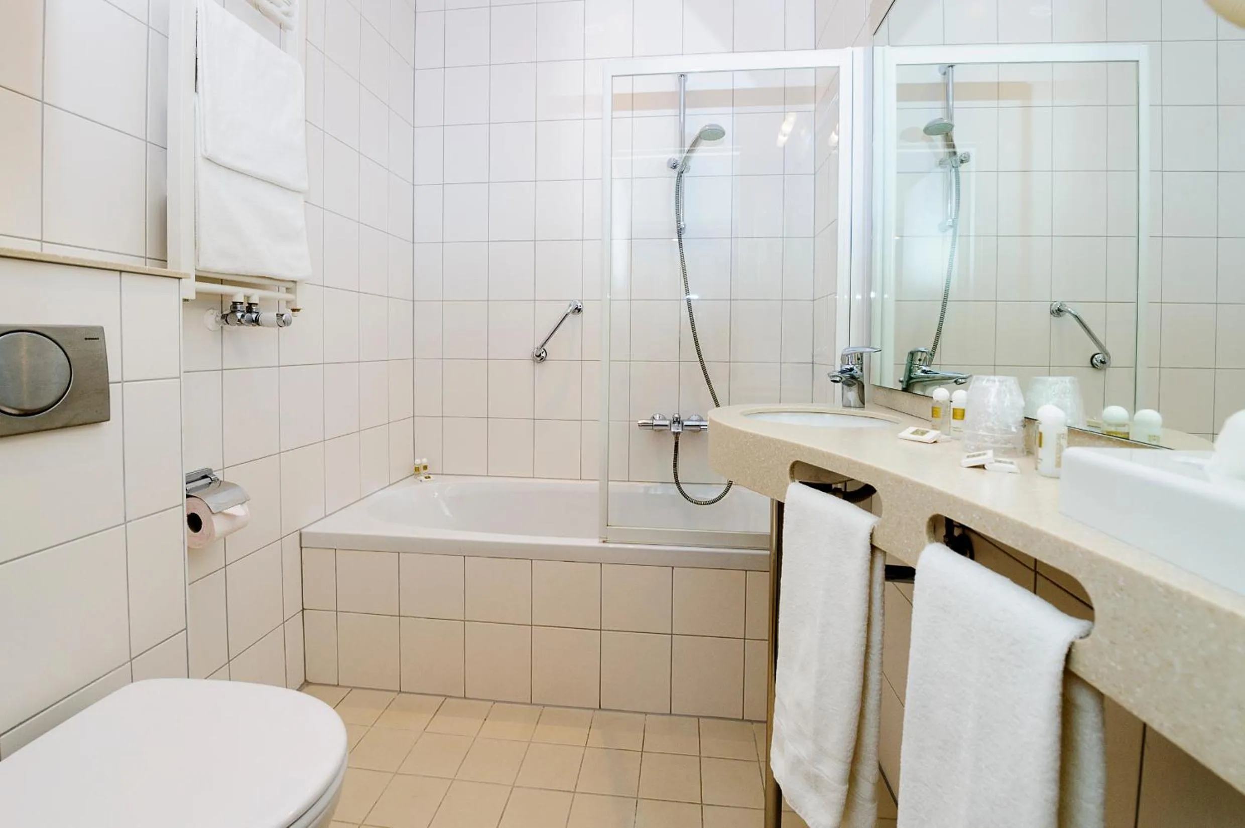 Bathroom in Boulevard Hotel Scheveningen