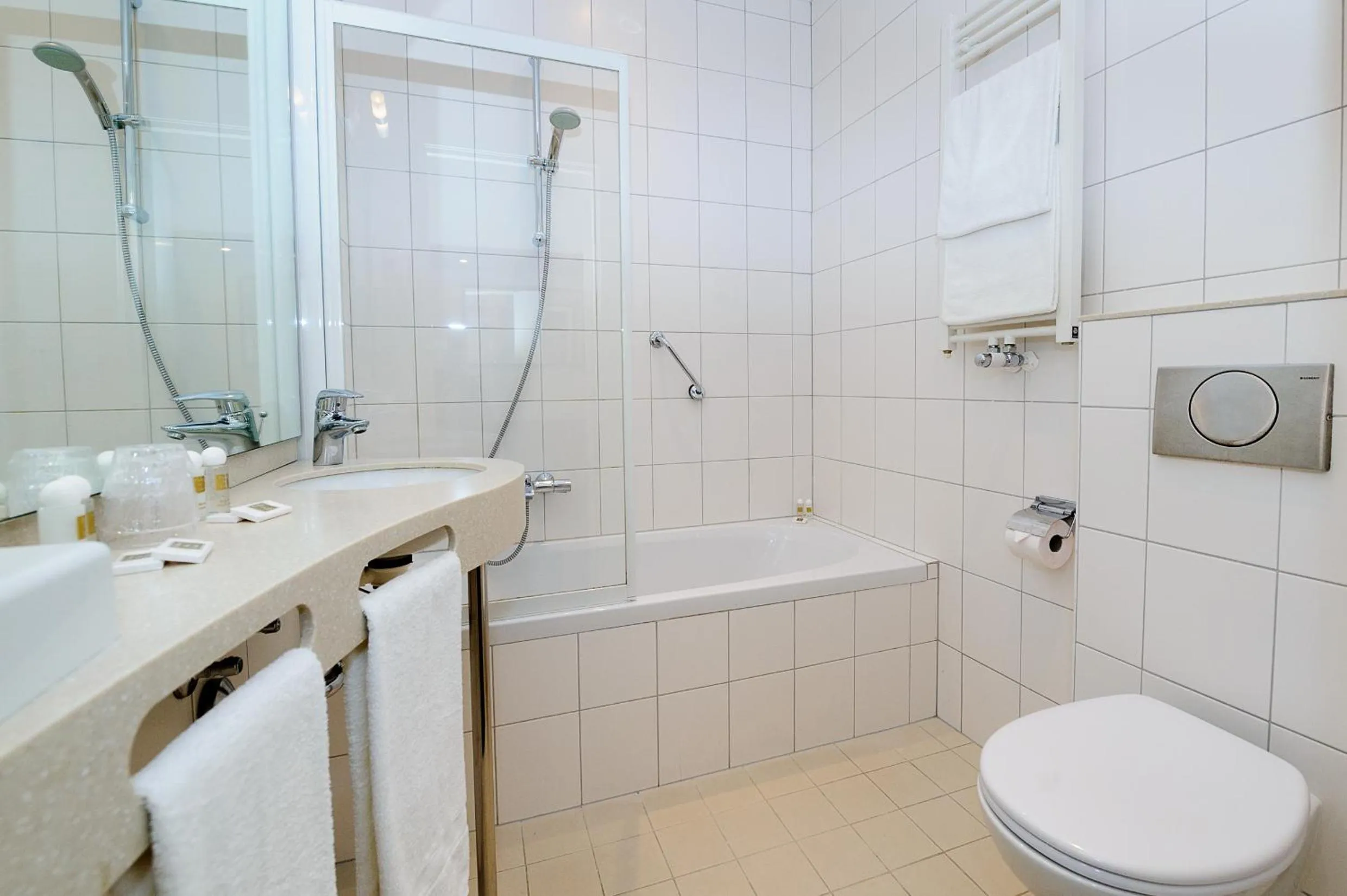 Shower in Boulevard Hotel Scheveningen