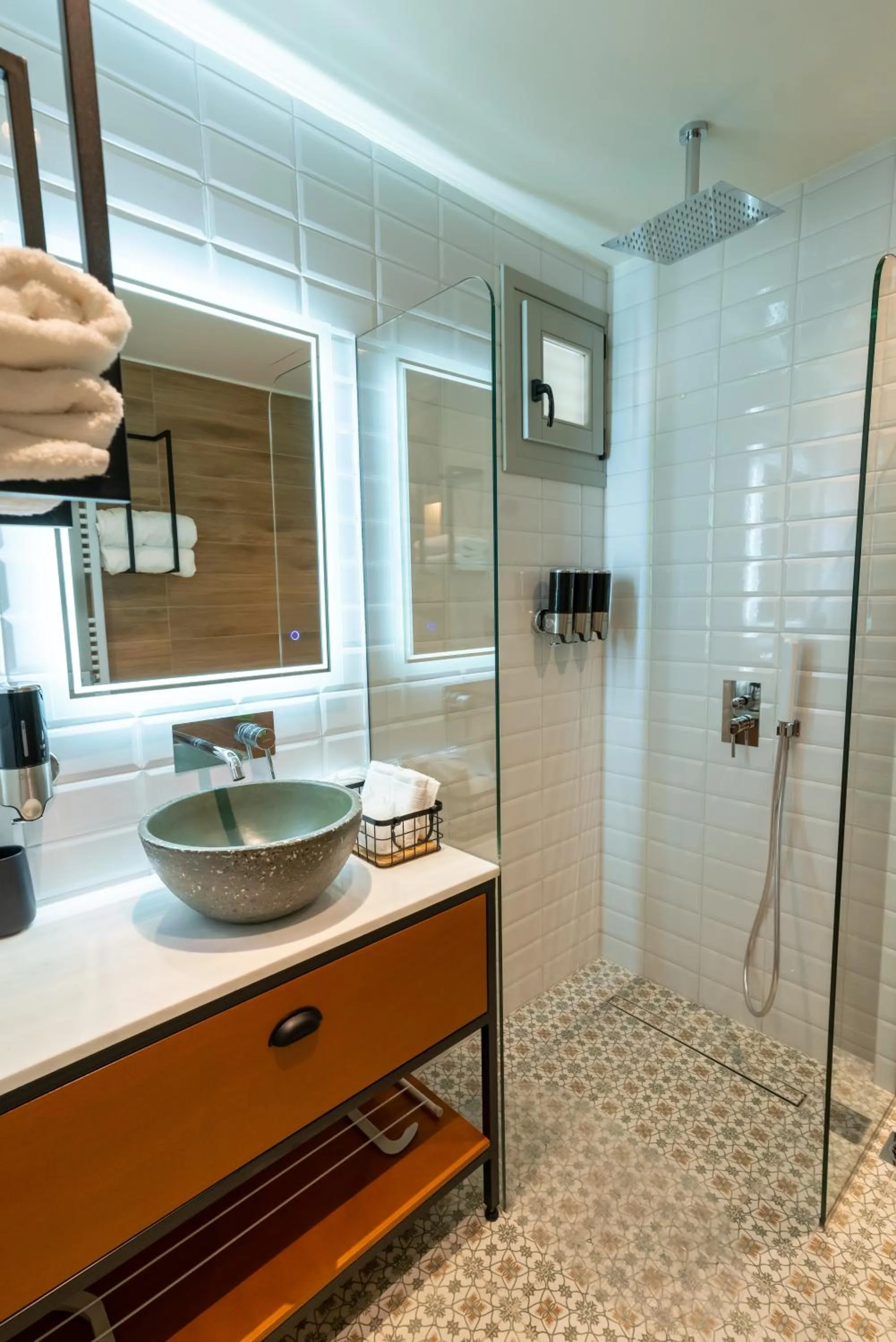 Shower in Kraka Apartments