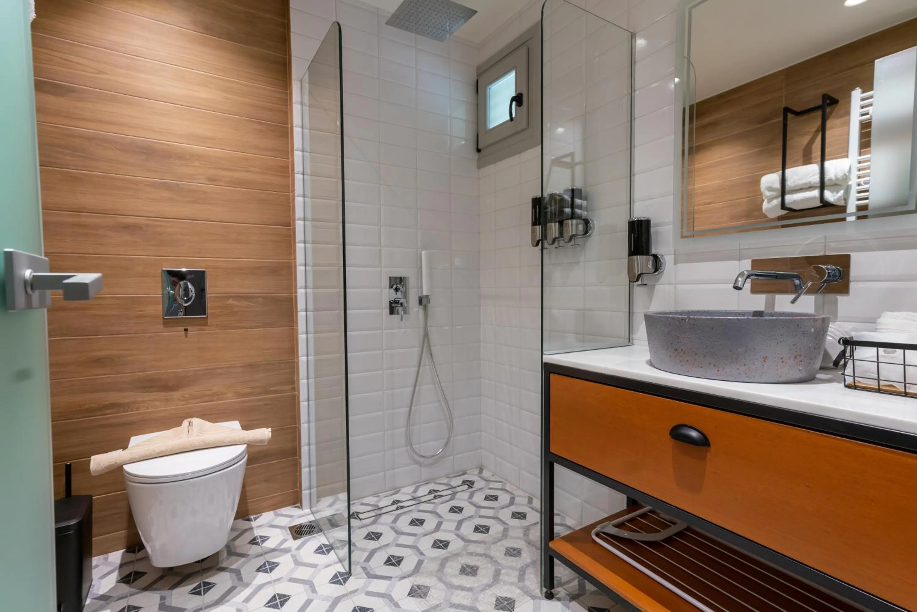 Shower in Kraka Apartments