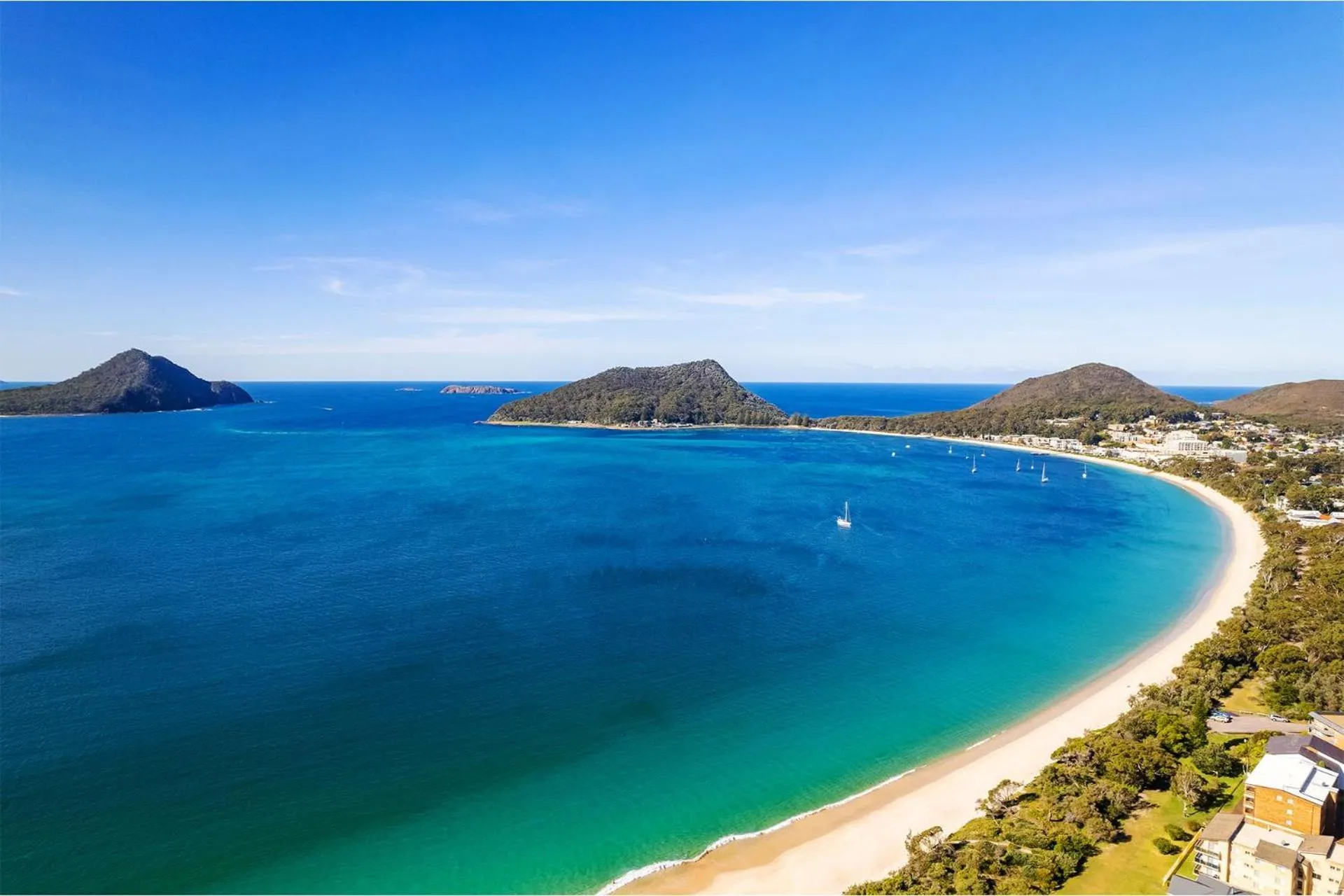 Bird's eye view in Martys 7 2 Intrepid Cl - pool , air con , Wi-Fi and linen