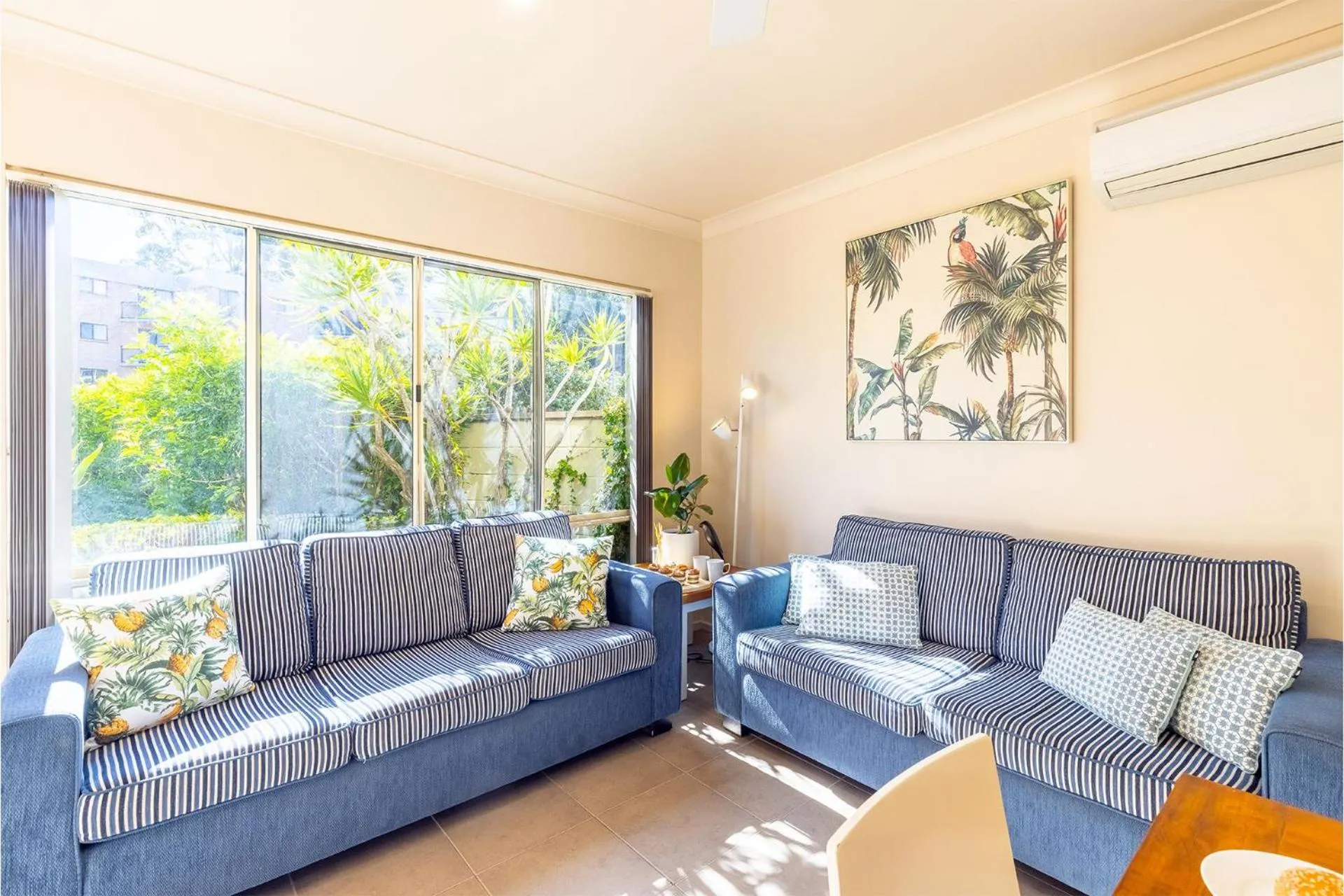 Living room in Martys 7 2 Intrepid Cl - pool , air con , Wi-Fi and linen
