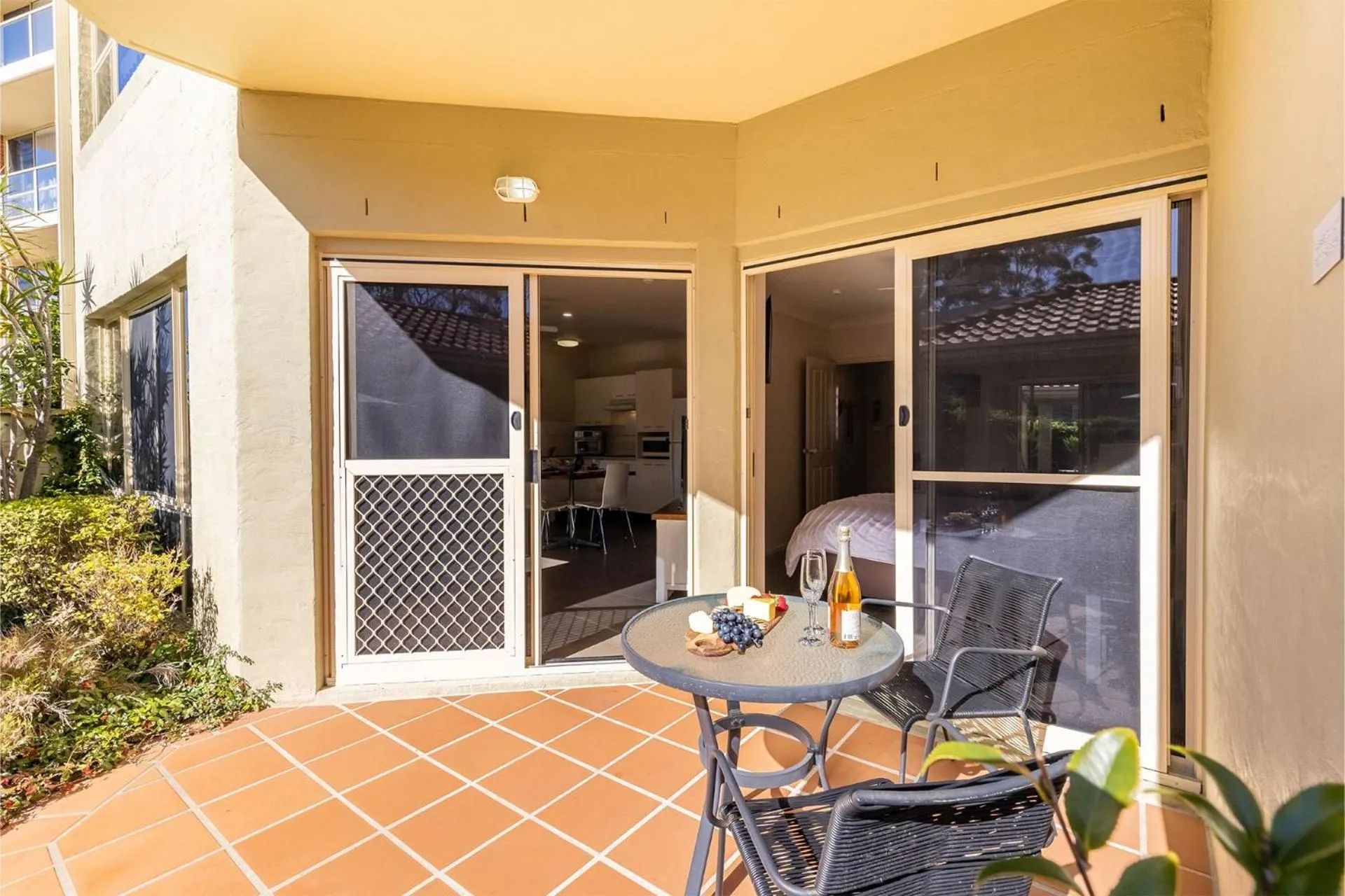 Patio in Martys 7 2 Intrepid Cl - pool , air con , Wi-Fi and linen