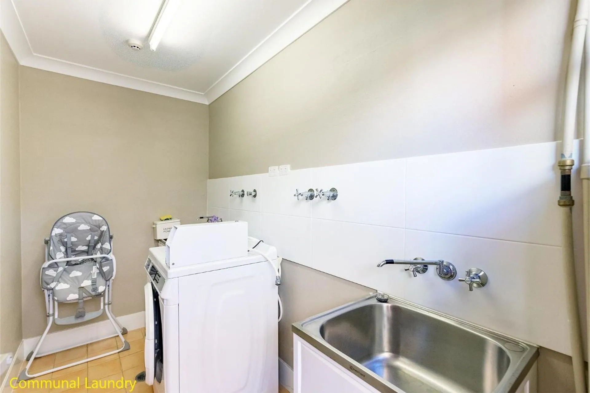 laundry in Martys 7 2 Intrepid Cl - pool , air con , Wi-Fi and linen