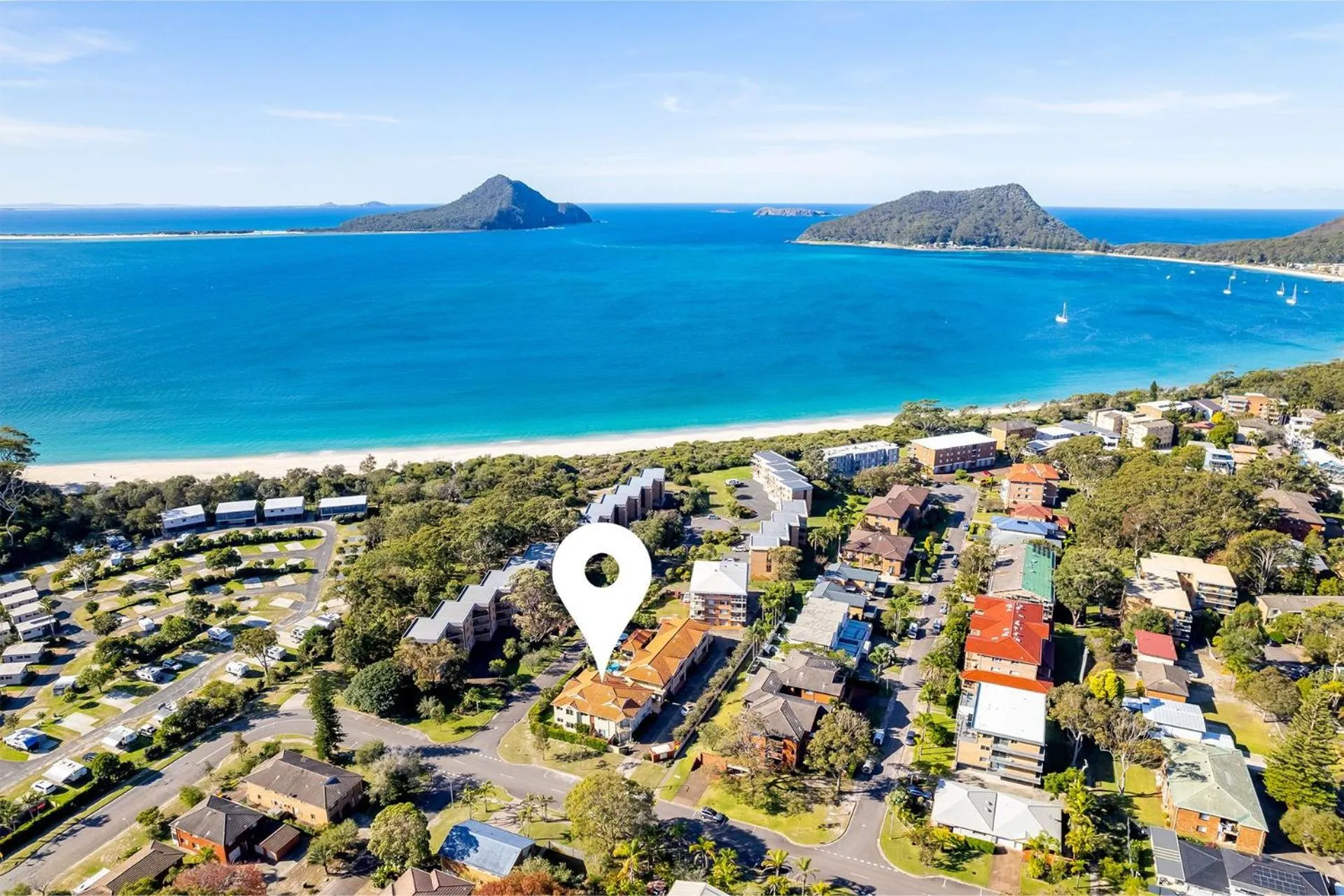Bird's eye view in Martys 7 2 Intrepid Cl - pool , air con , Wi-Fi and linen