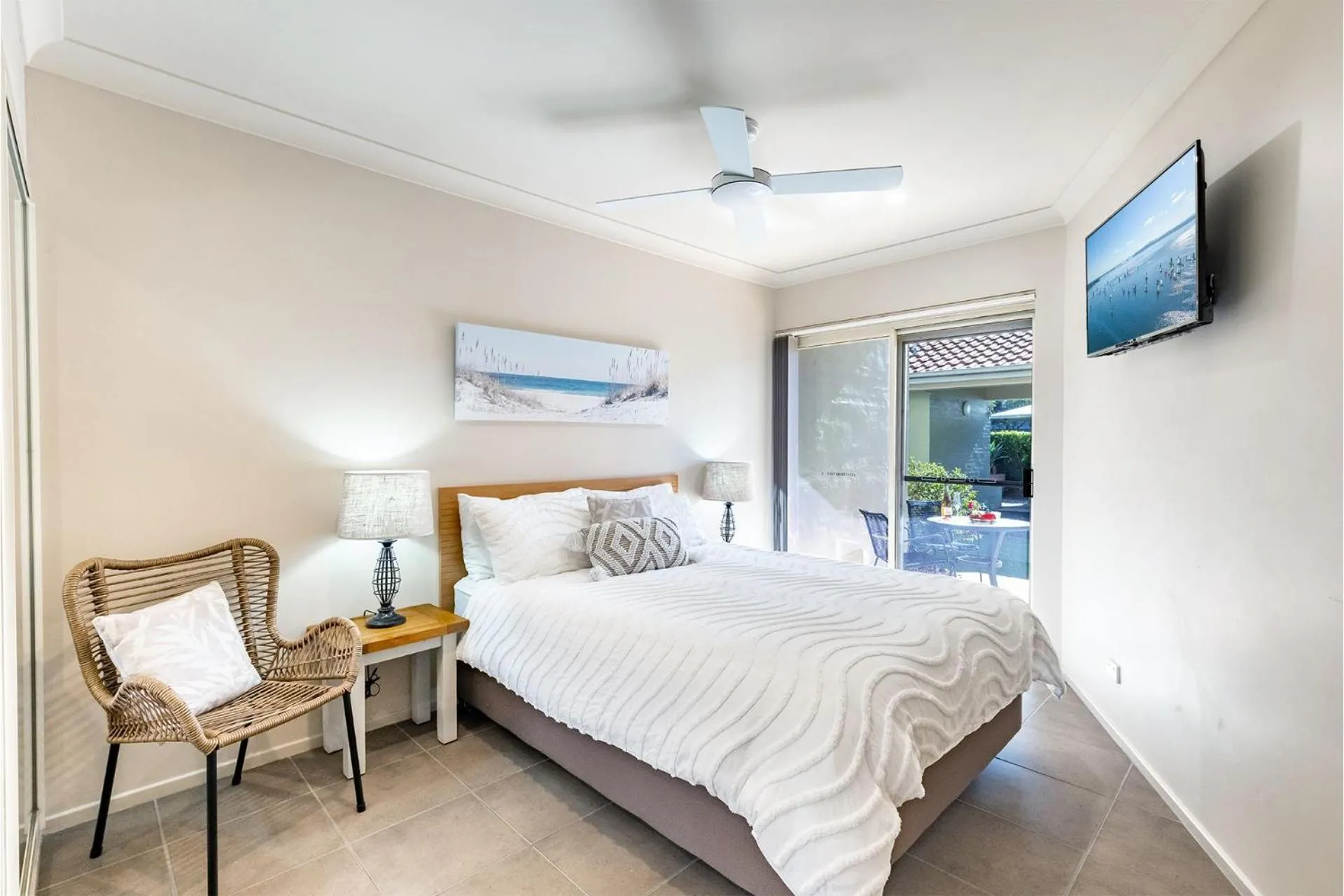 Bedroom, Bed in Martys 7 2 Intrepid Cl - pool , air con , Wi-Fi and linen