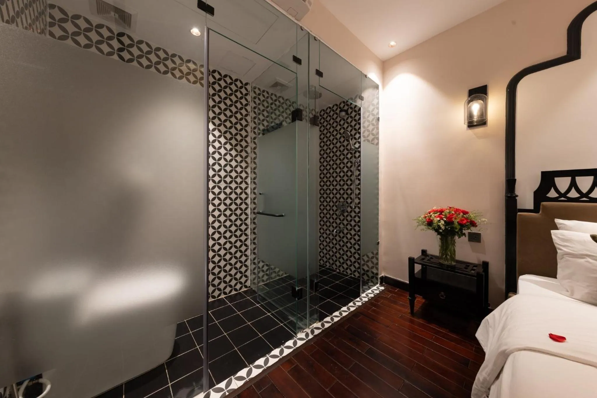 Shower, Bed in Secret Garden Hotel